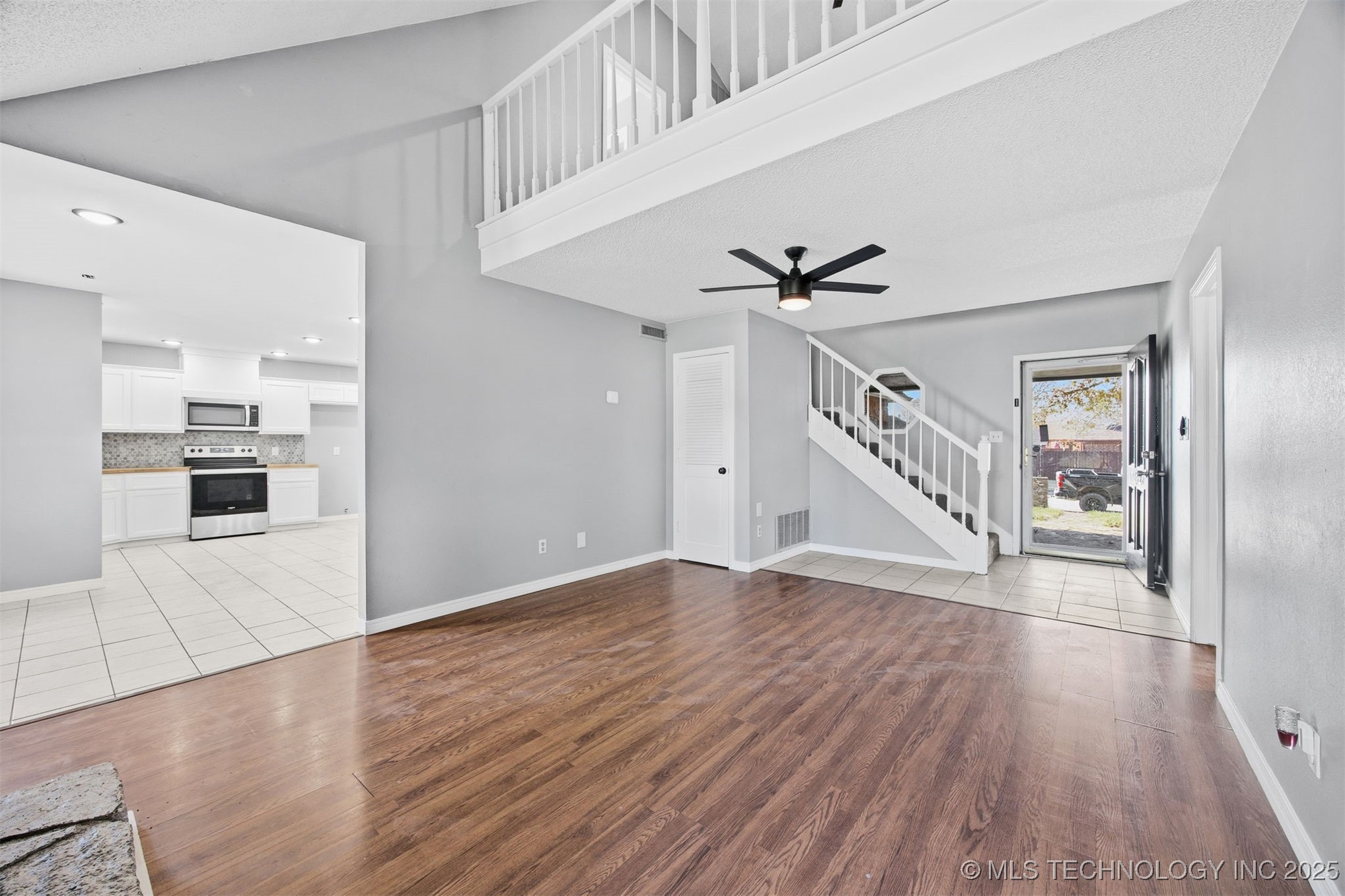 2004 S Missouri Avenue Property Photo 10