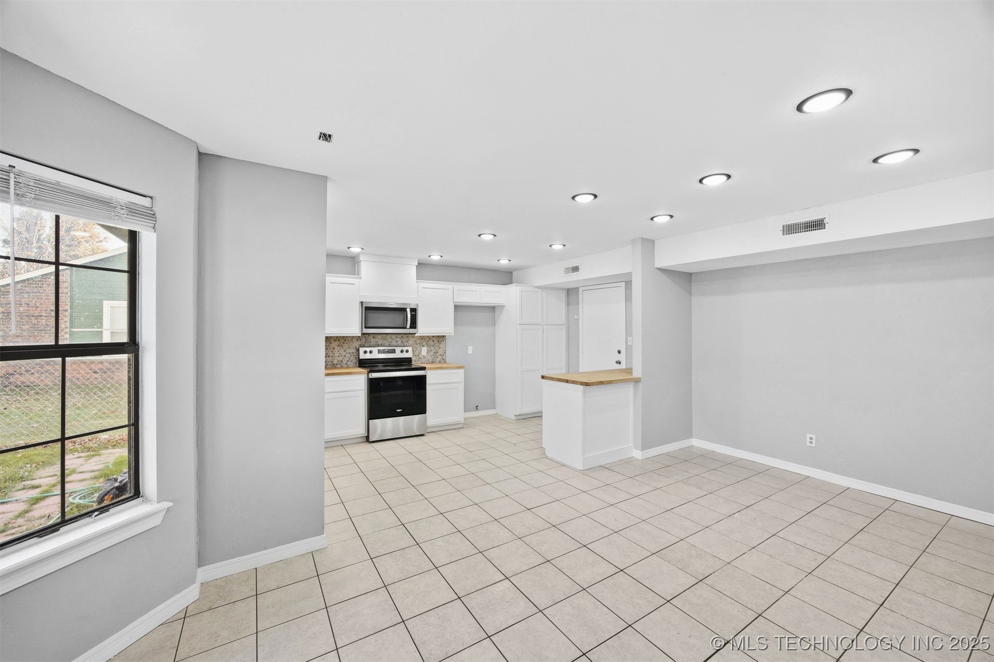 2004 S Missouri Avenue Property Photo 12