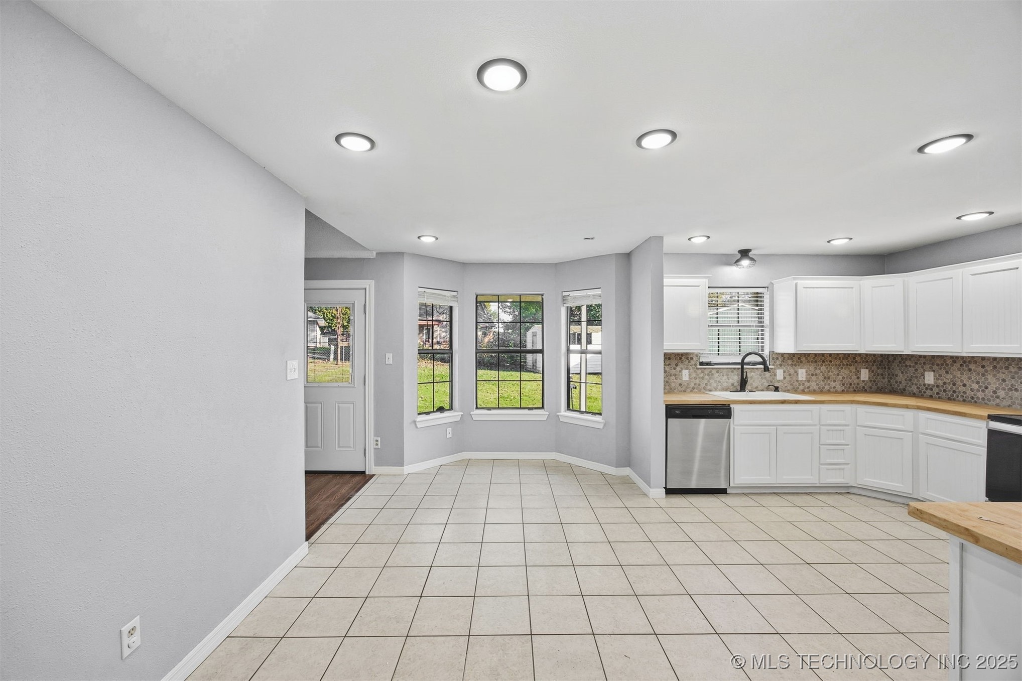 2004 S Missouri Avenue Property Photo 15