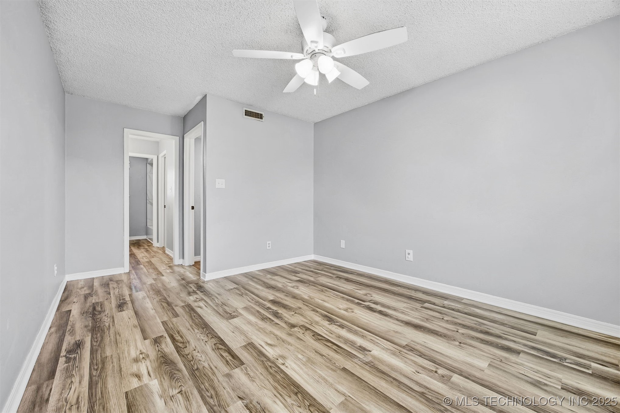 2004 S Missouri Avenue Property Photo 28