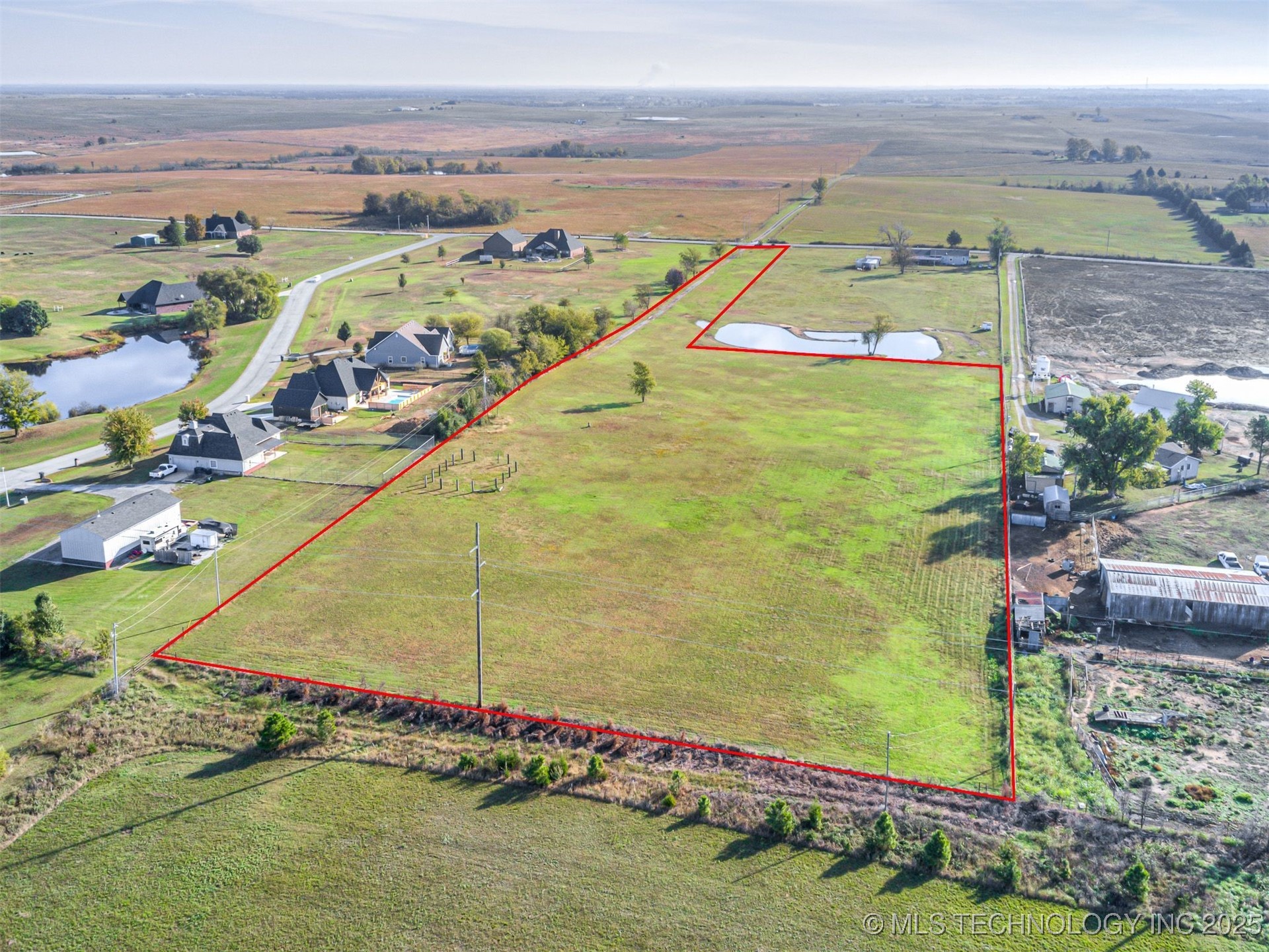 15356 N Lewis Avenue Property Photo 11