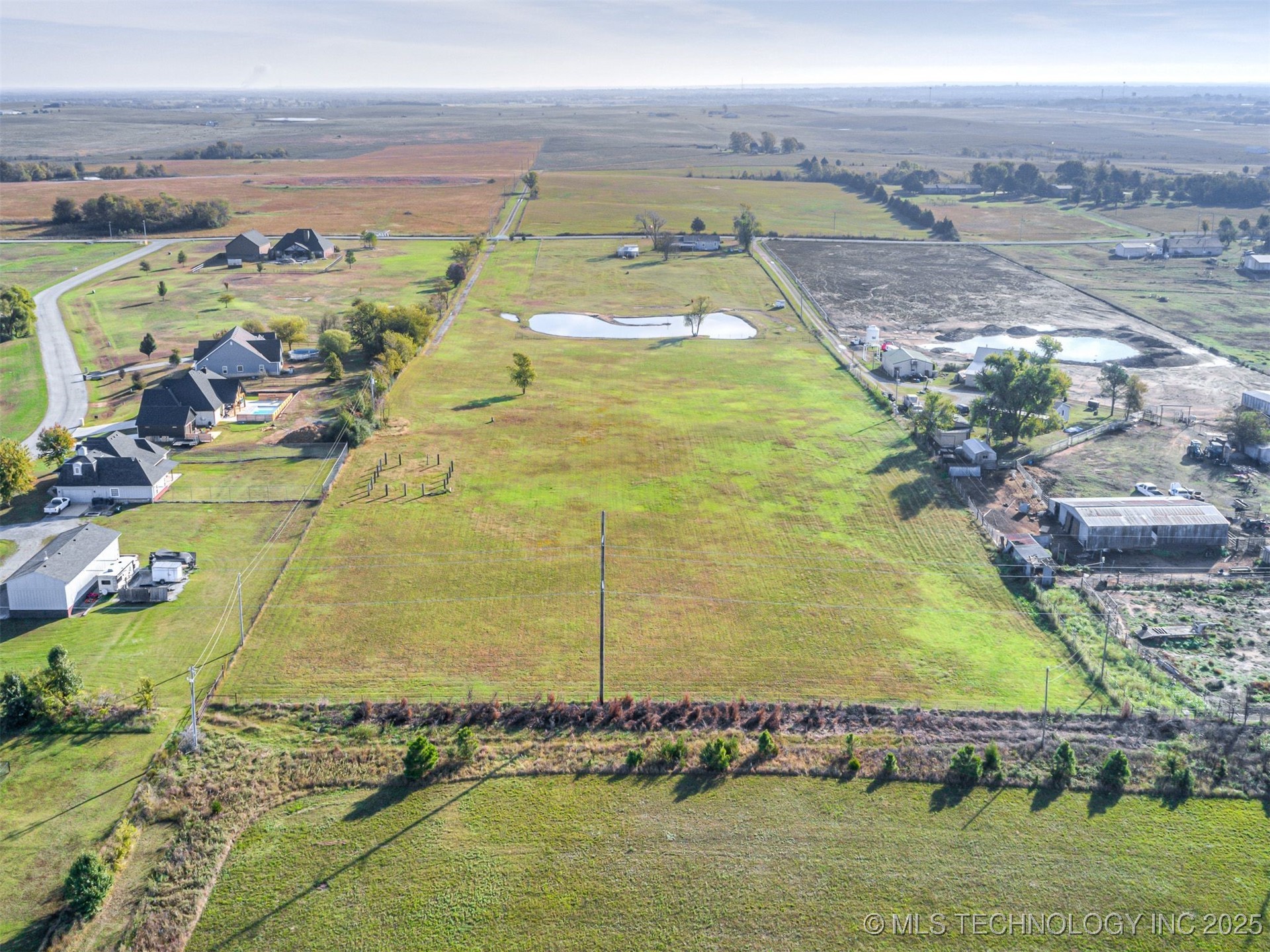 15356 N Lewis Avenue Property Photo 12