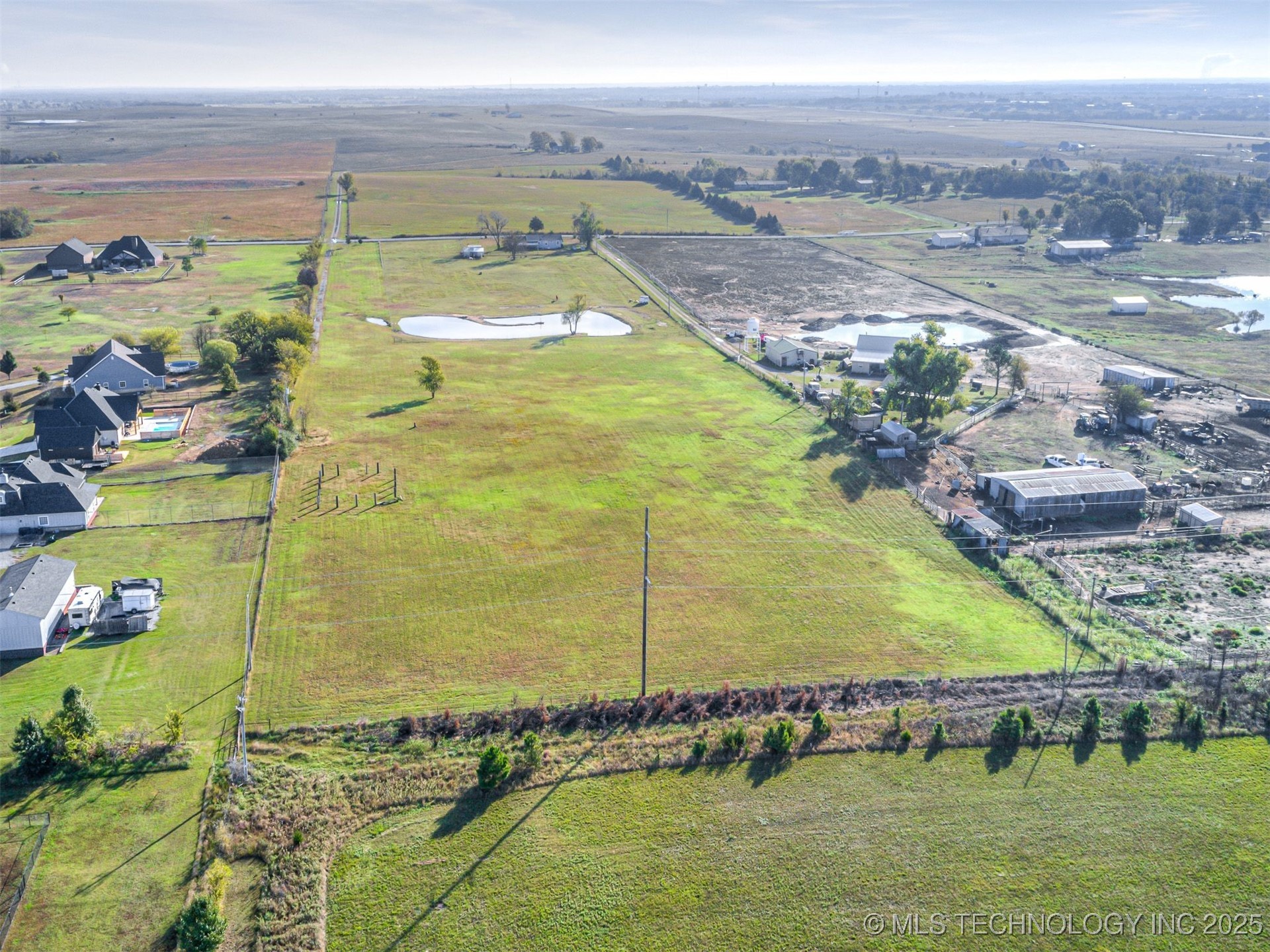 15356 N Lewis Avenue Property Photo 13