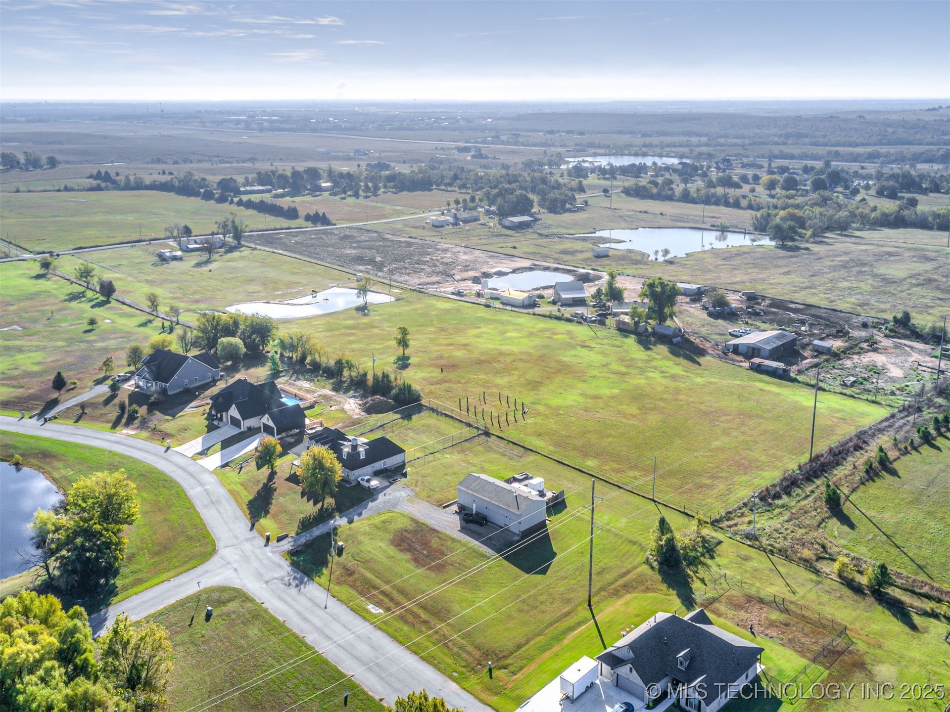 15356 N Lewis Avenue Property Photo 14