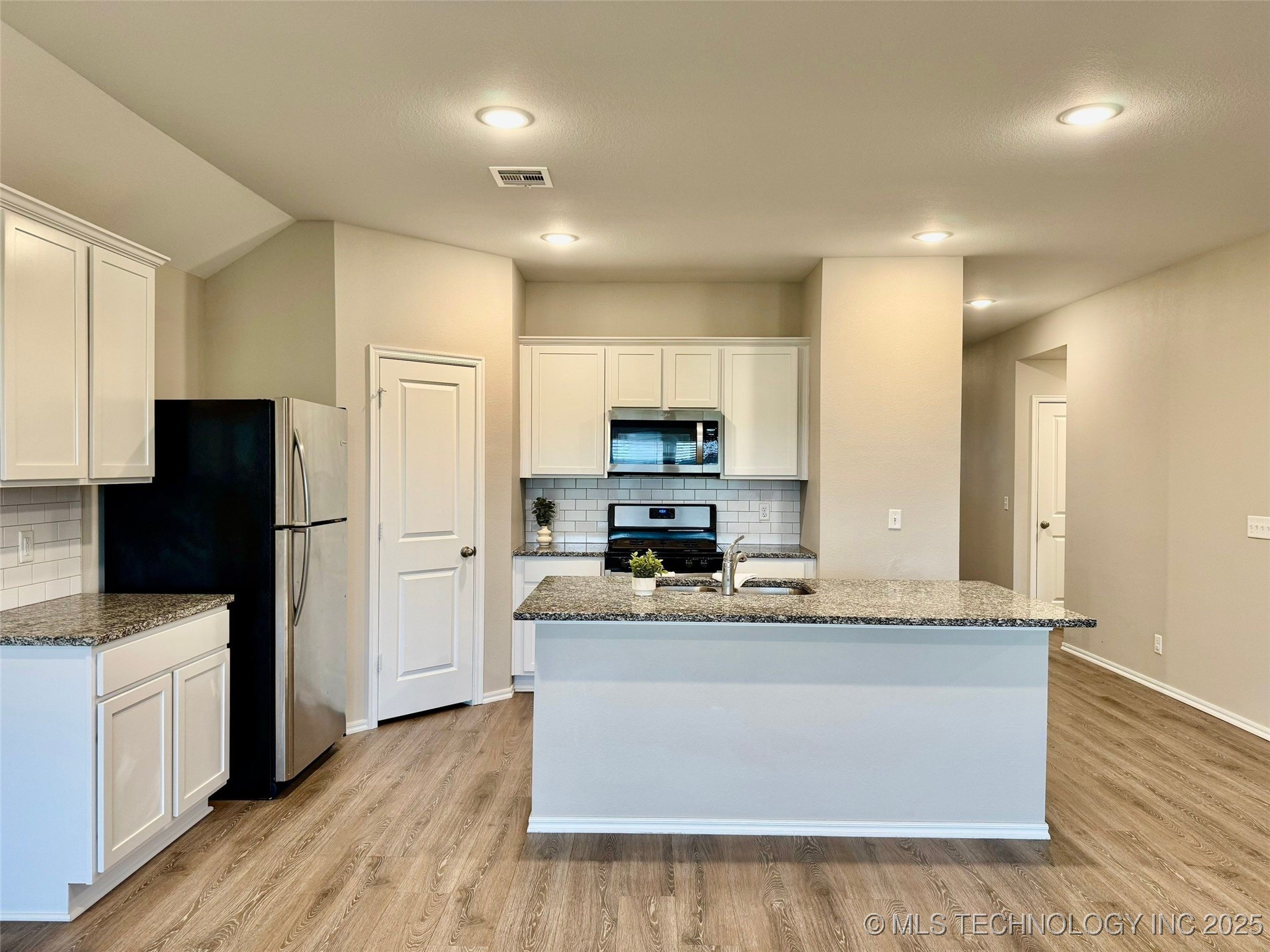 11352 E 281st East Place Property Photo 5