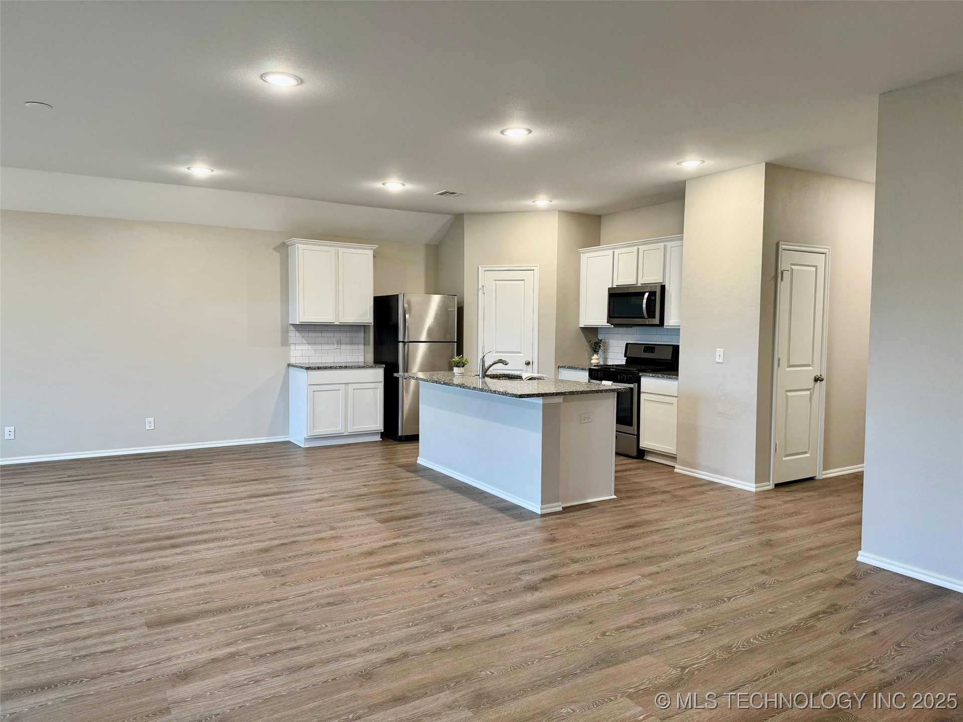 11352 E 281st East Place Property Photo 7