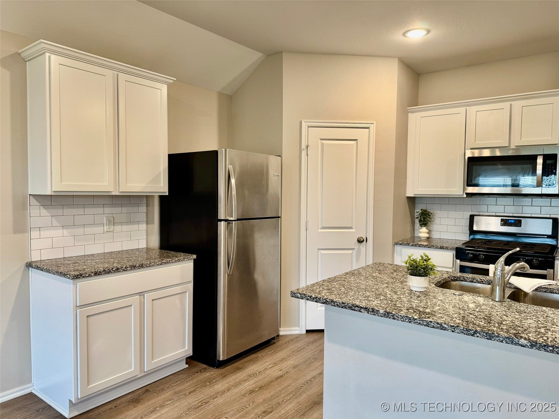 11352 E 281st East Place Property Photo 12