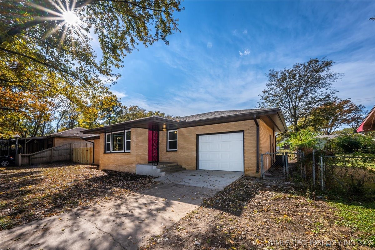 809 N Ross Avenue Property Photo 3