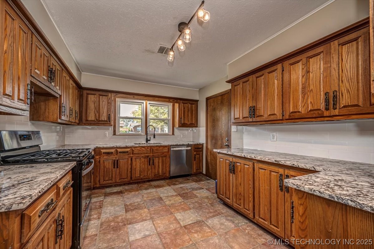 809 N Ross Avenue Property Photo 14