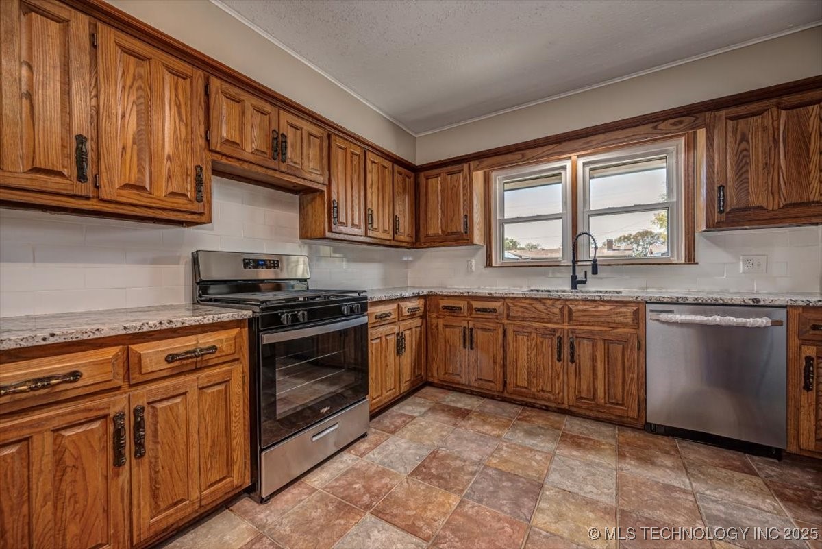 809 N Ross Avenue Property Photo 15