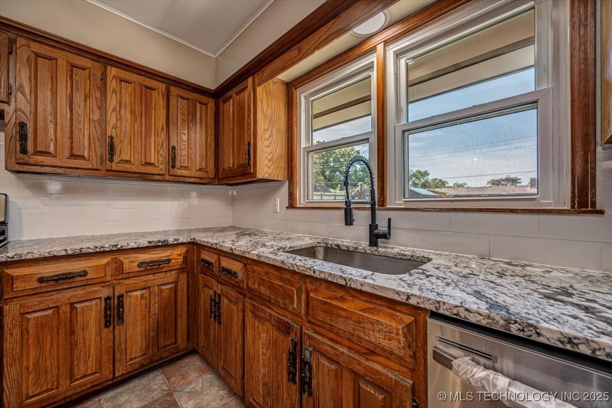 809 N Ross Avenue Property Photo 16