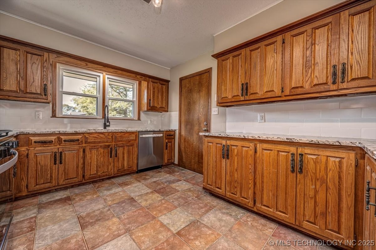 809 N Ross Avenue Property Photo 18