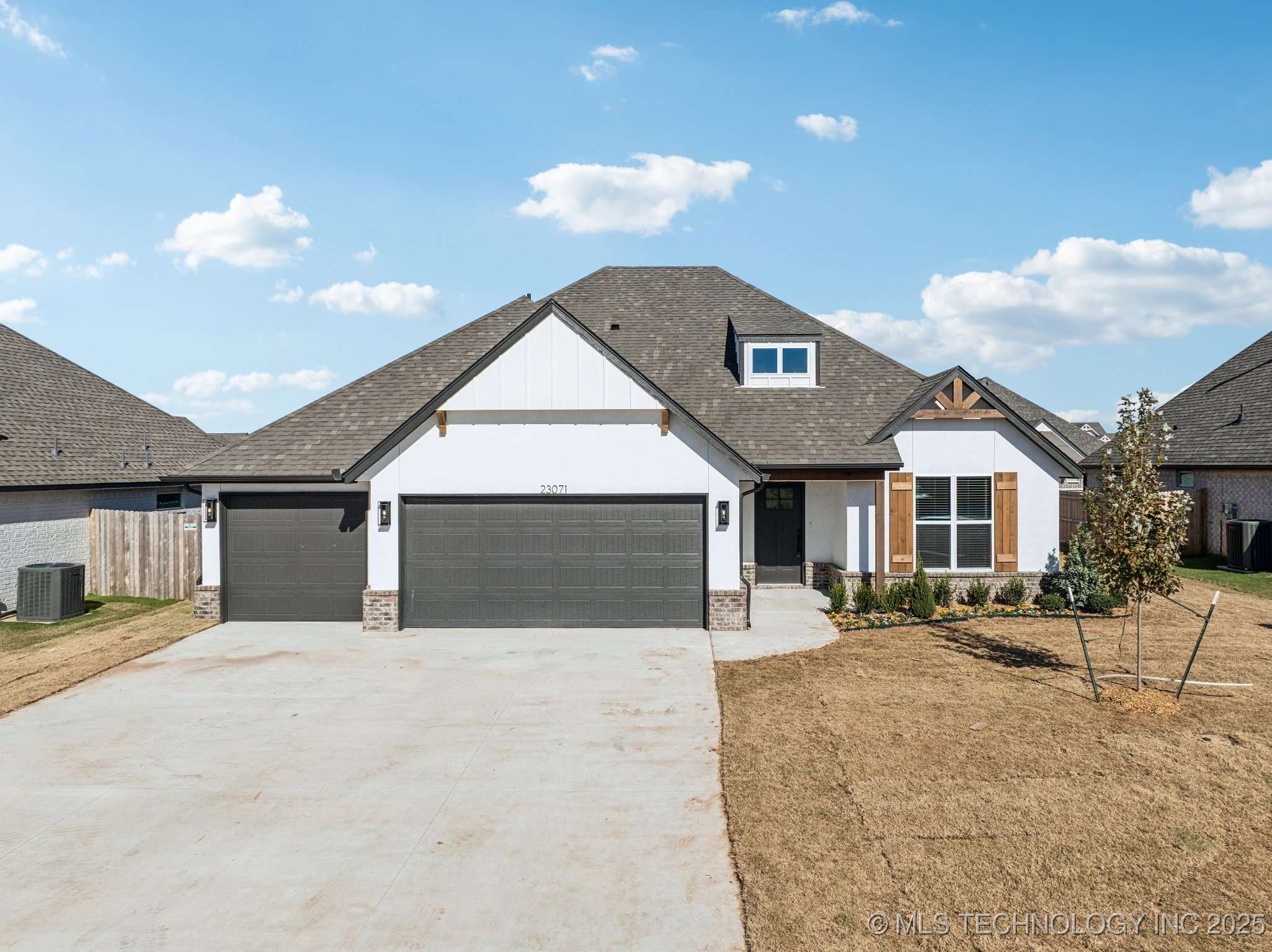 23071 E 106th Place S Property Photo 1