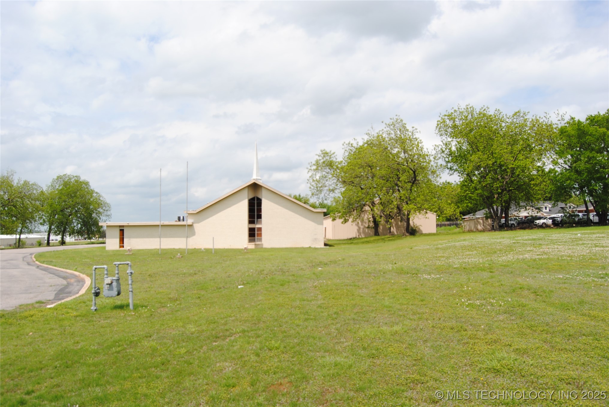 1930 Arlington Street Property Photo 2