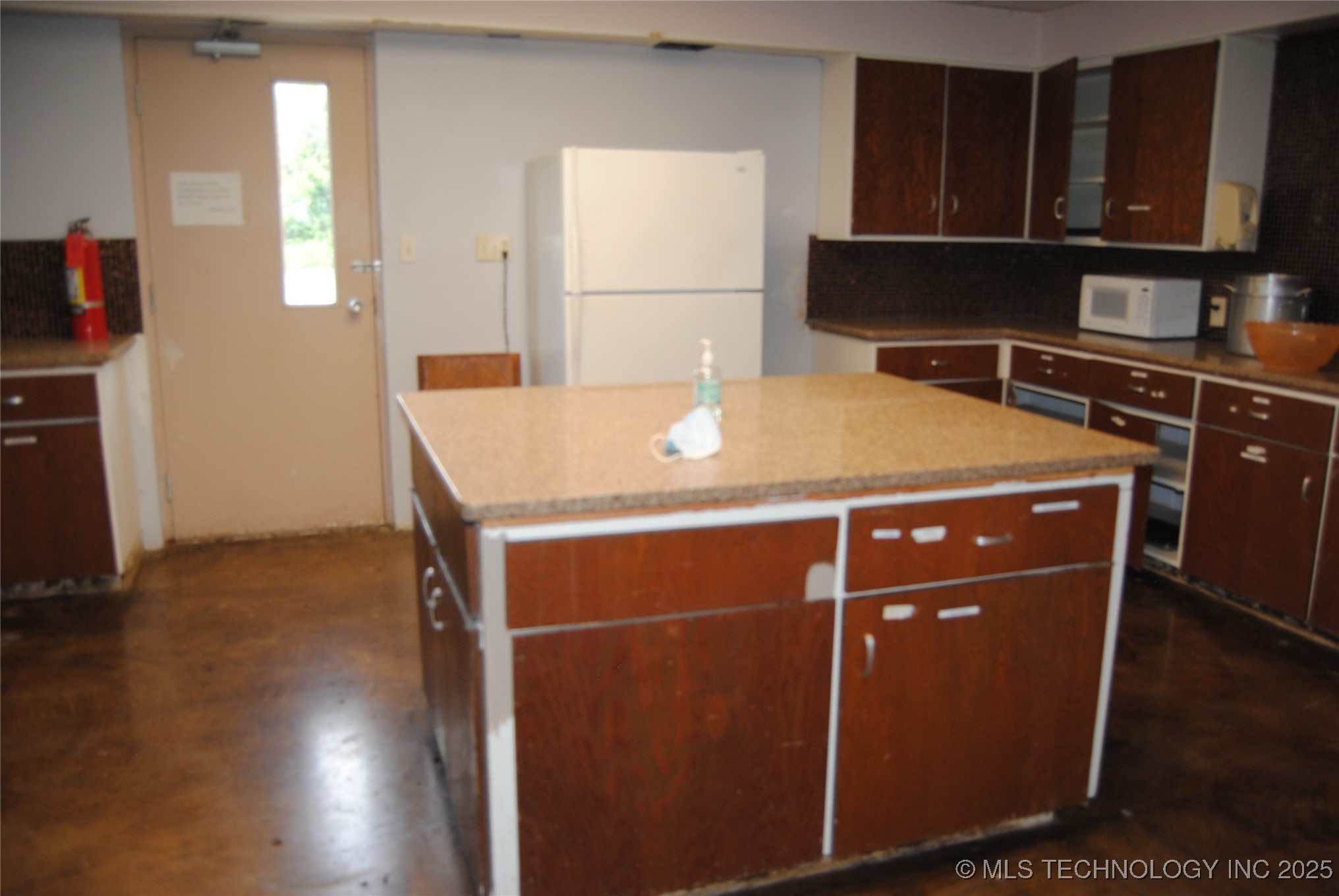 1930 Arlington Street Property Photo 13