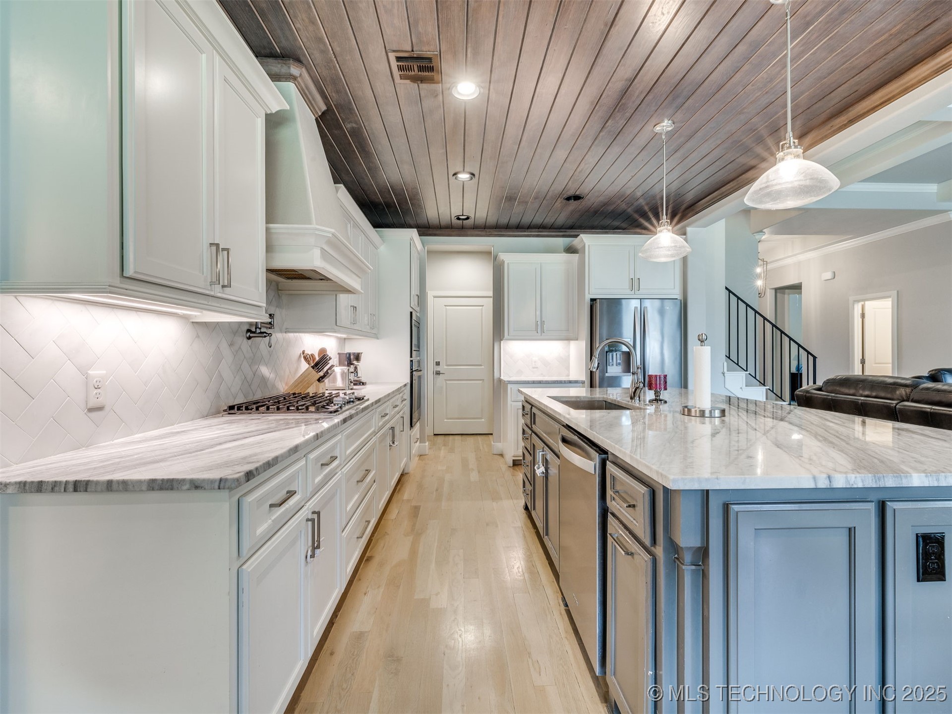 908 W 86th Place S Property Photo 8