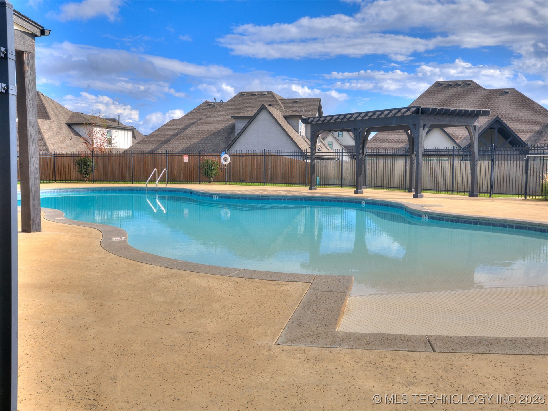 908 W 86th Place S Property Photo 23