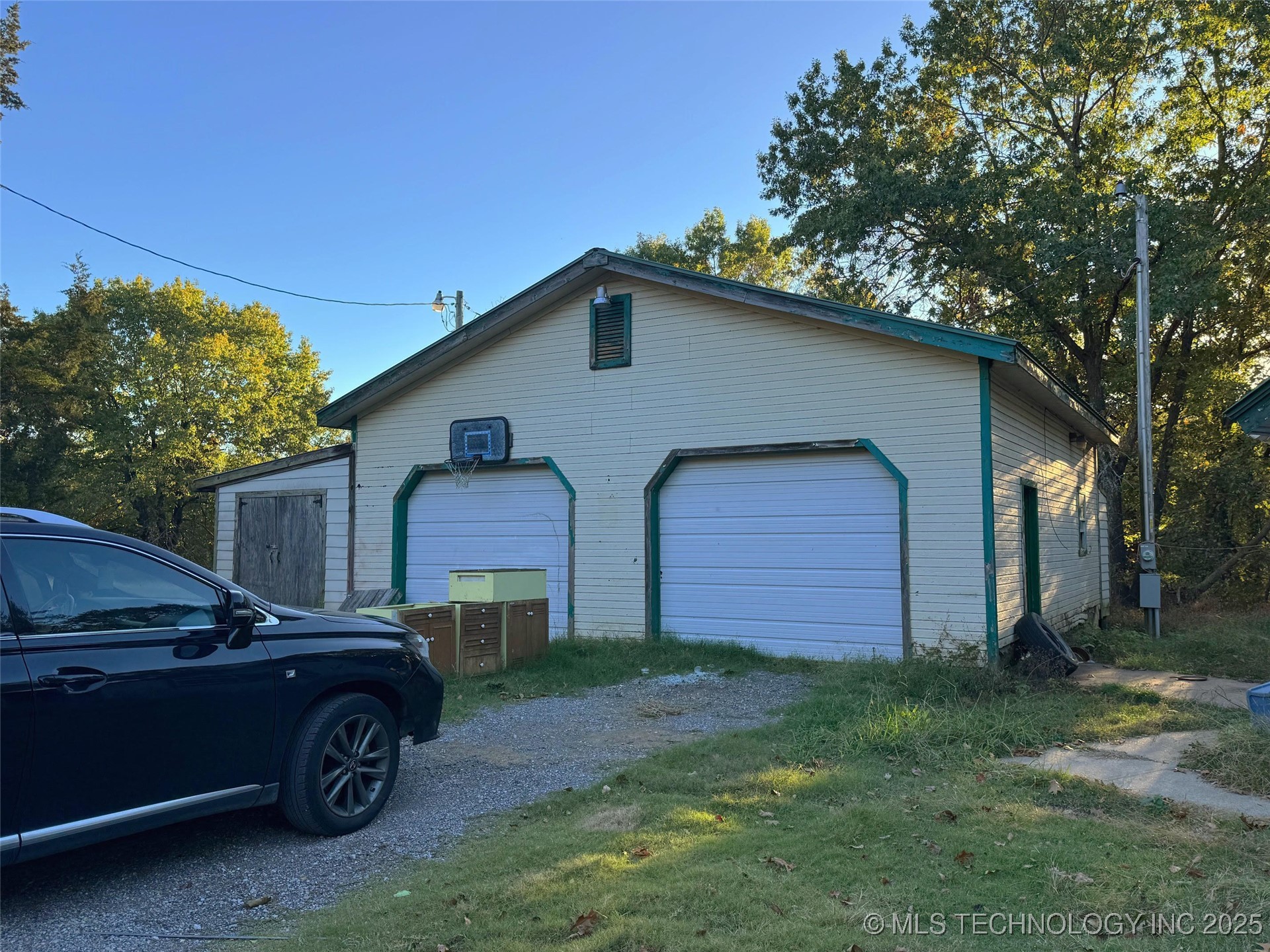 9611 Celia Berryhill Road Property Photo 2
