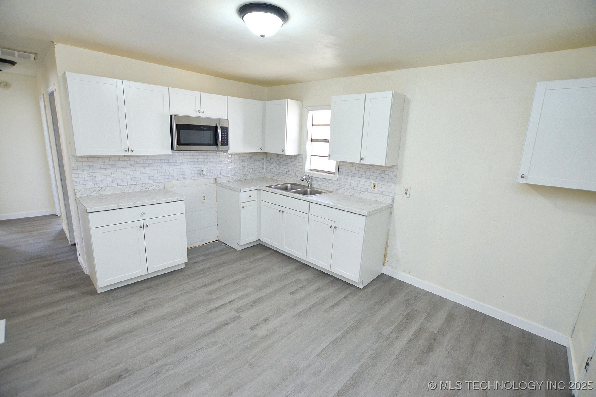 215 S Maple Avenue Property Photo 4