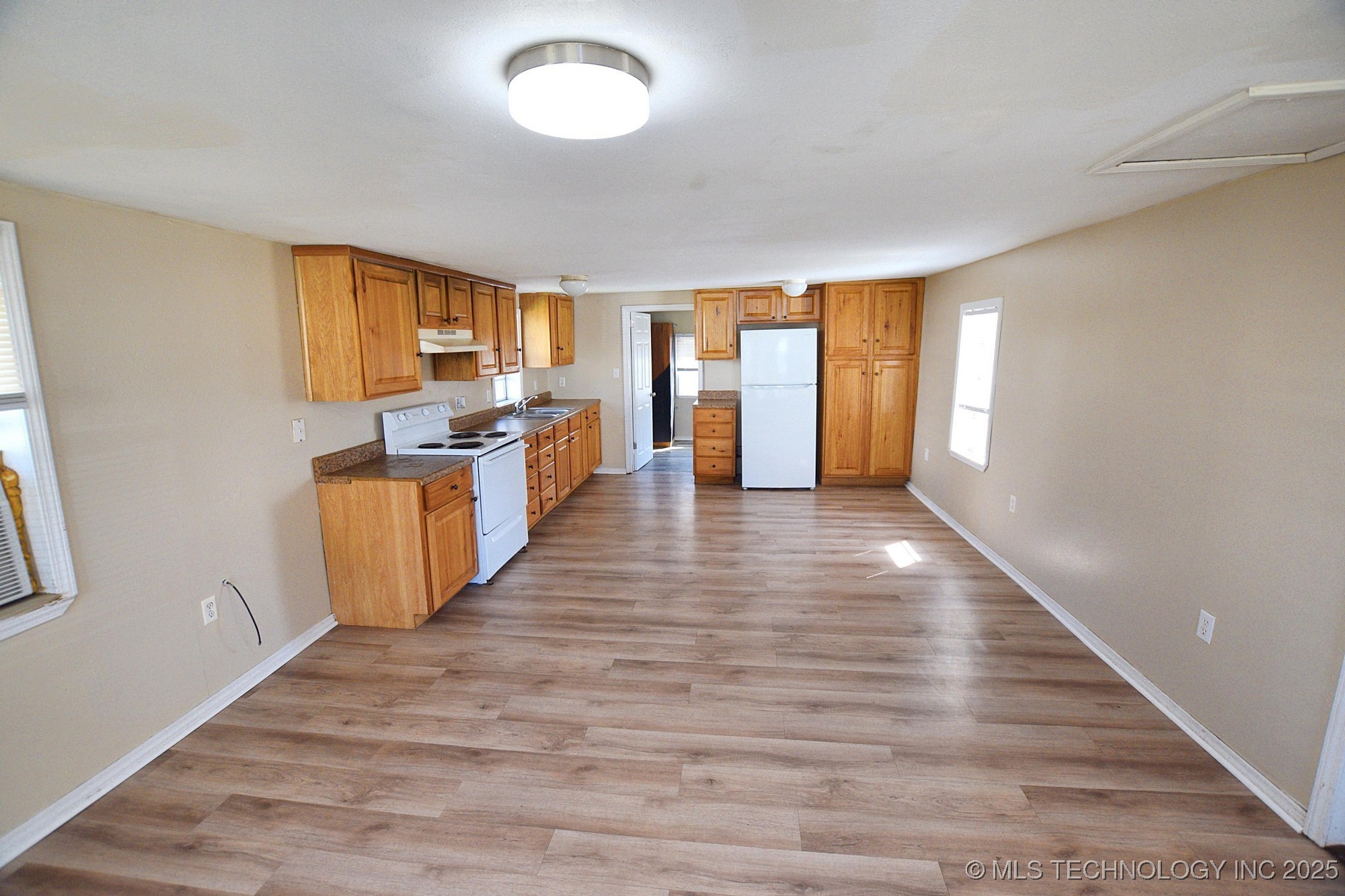 215 S Maple Avenue Property Photo 12