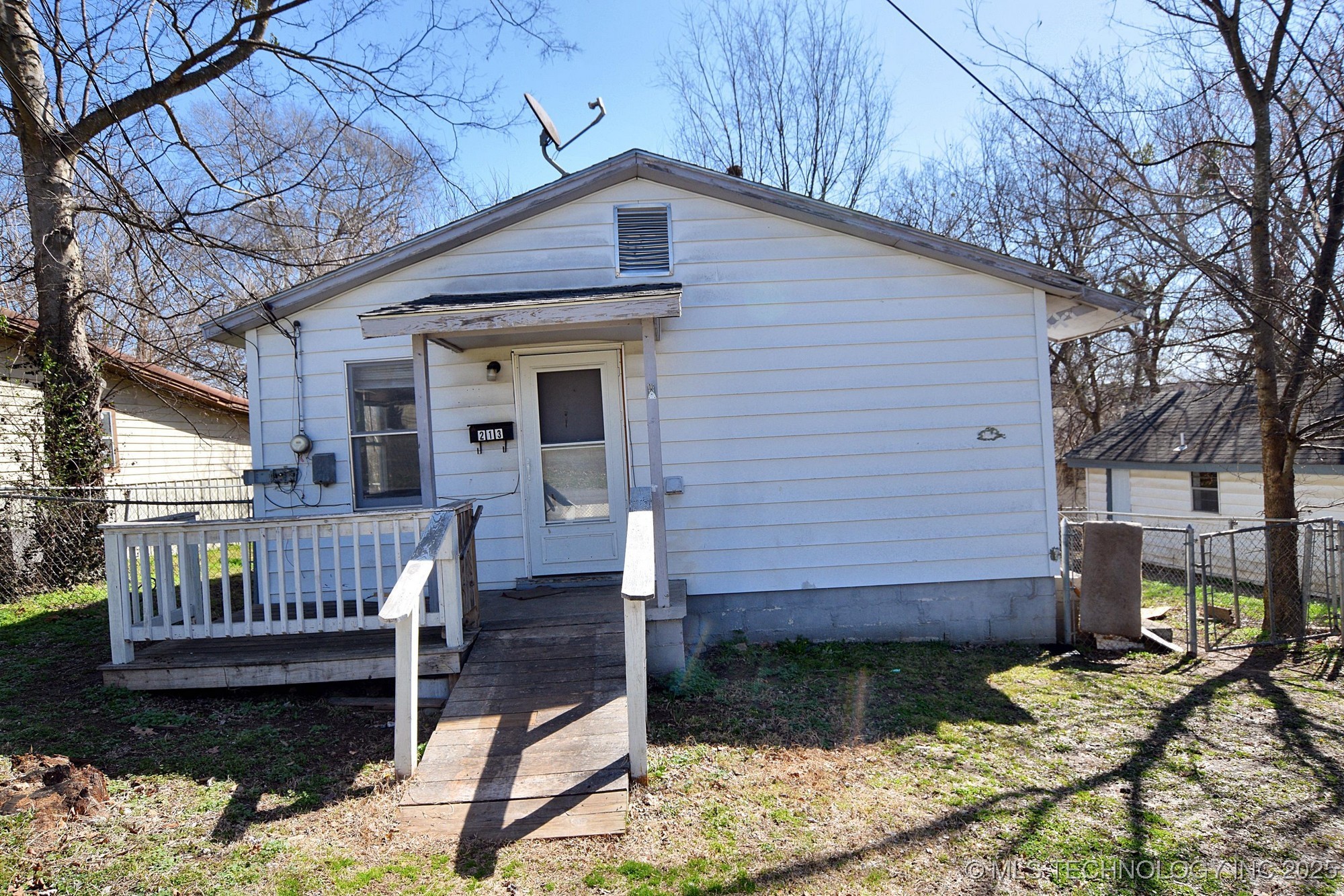 215 S Maple Avenue Property Photo 20