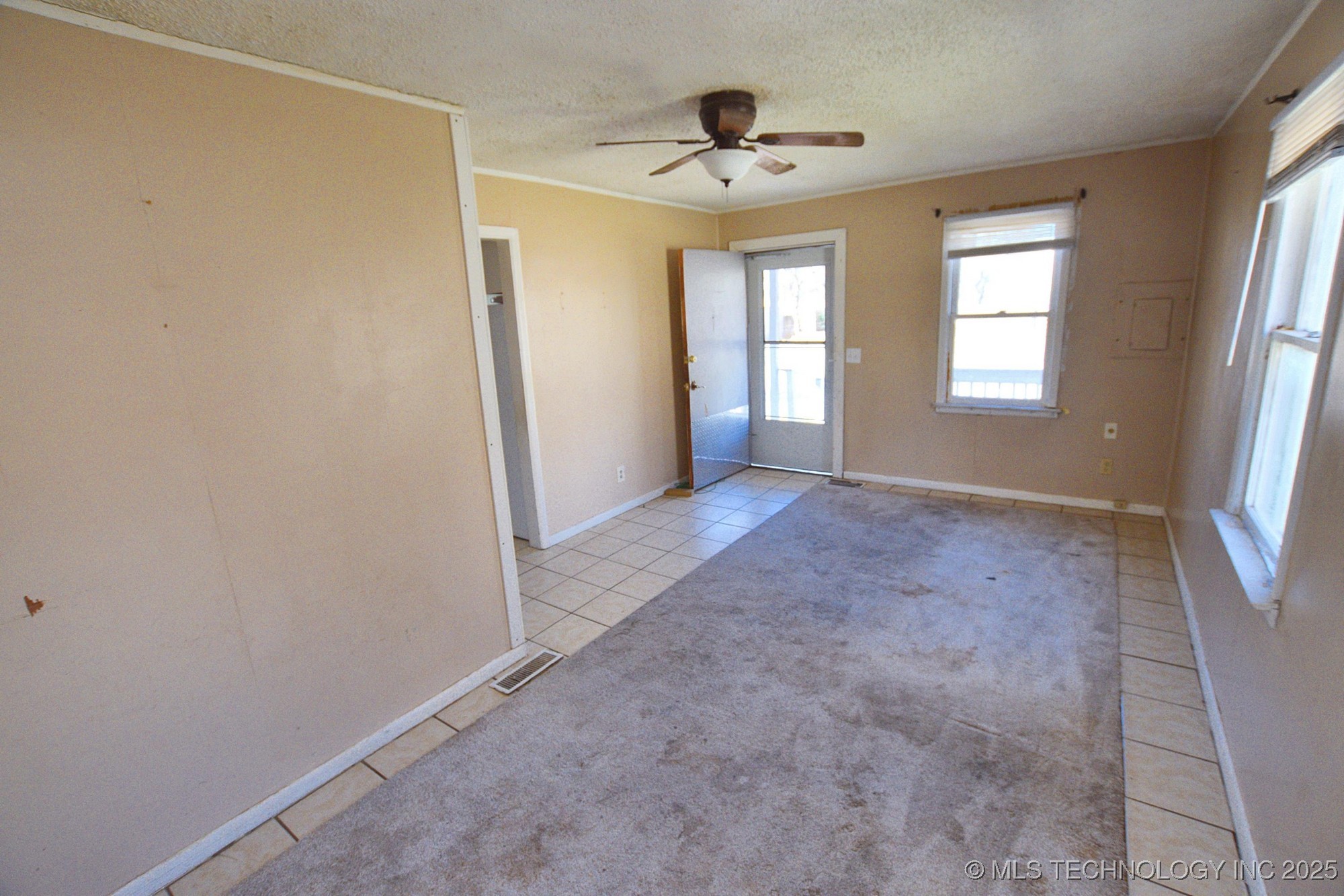 215 S Maple Avenue Property Photo 23