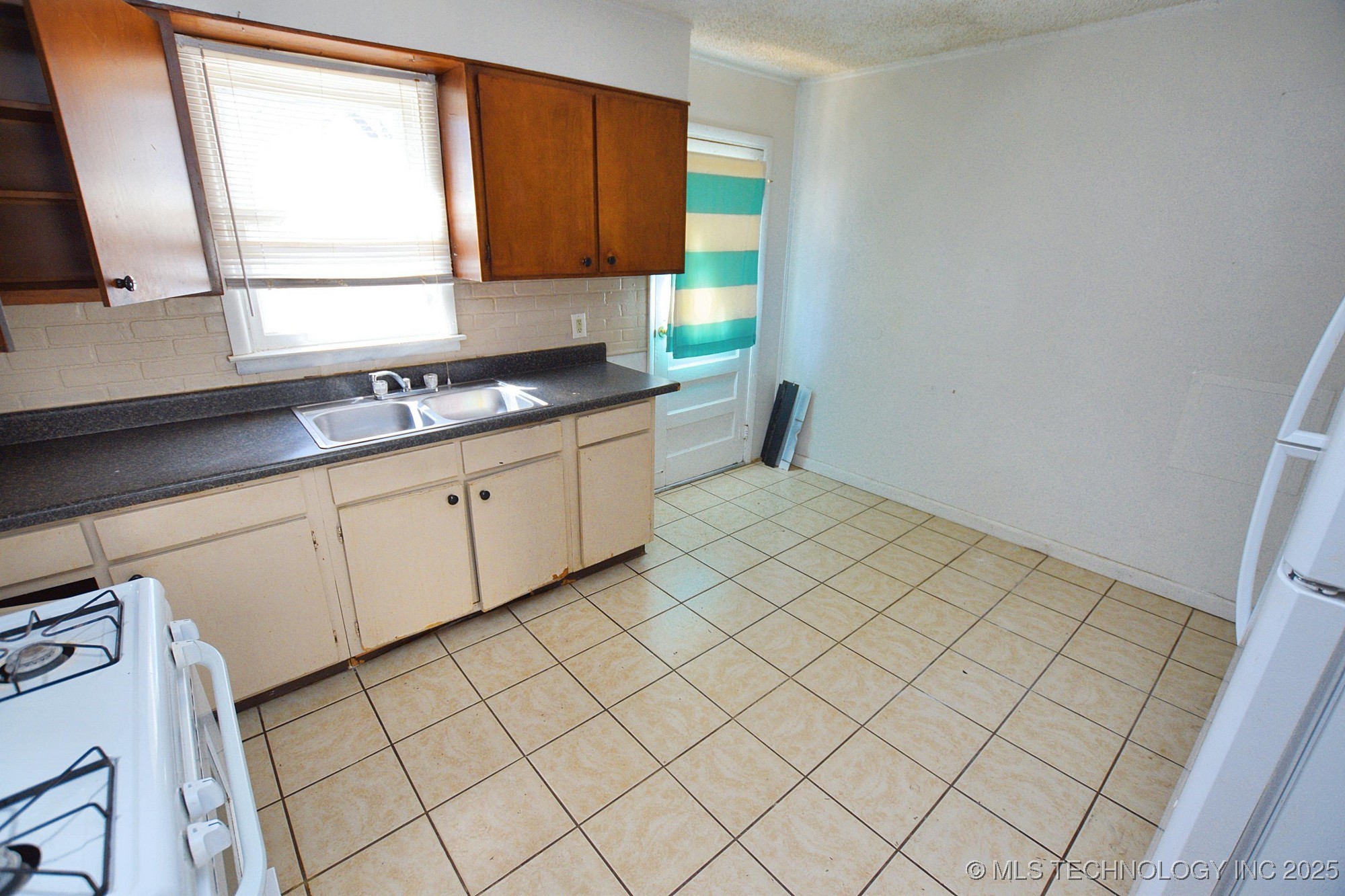 215 S Maple Avenue Property Photo 24