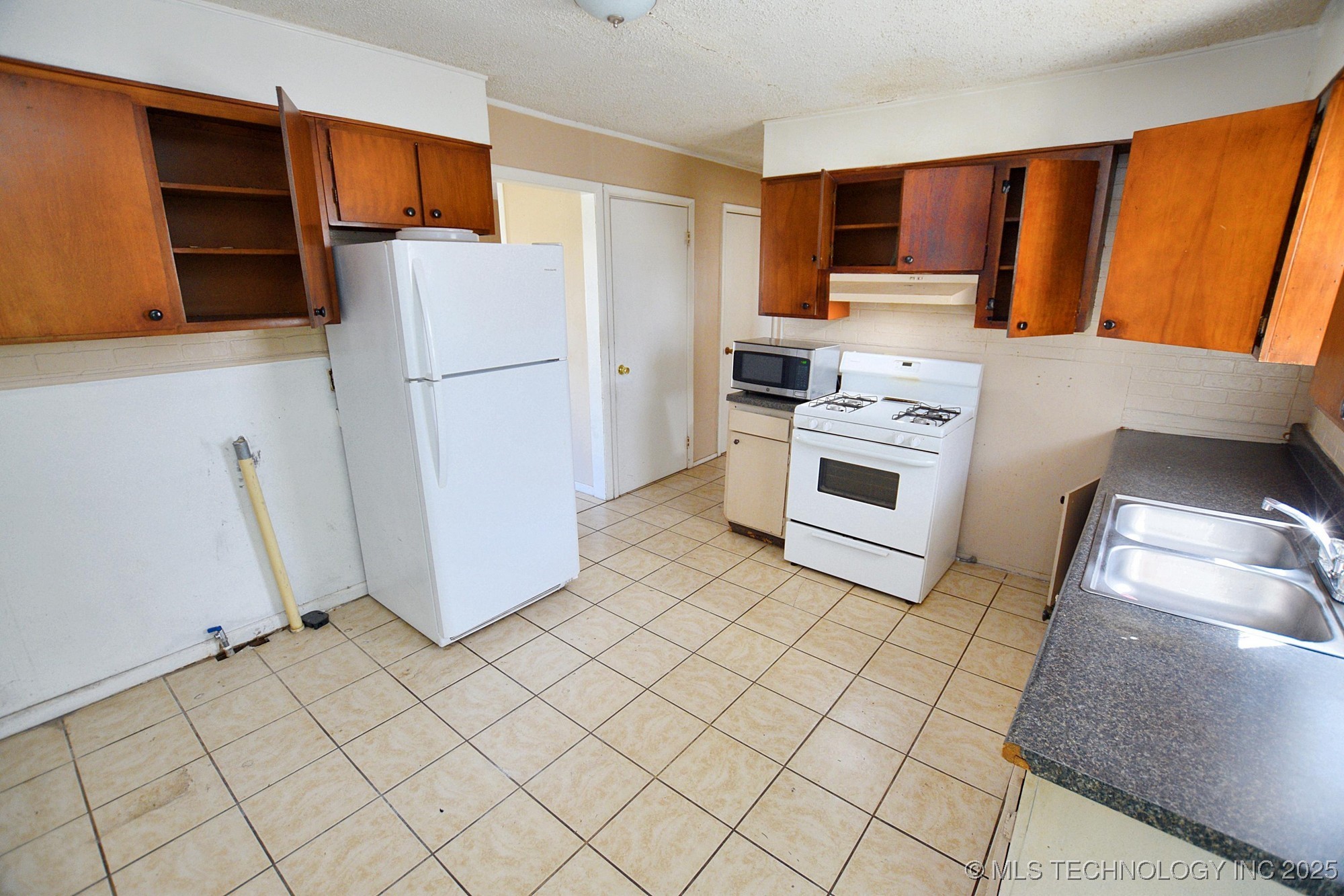 215 S Maple Avenue Property Photo 25