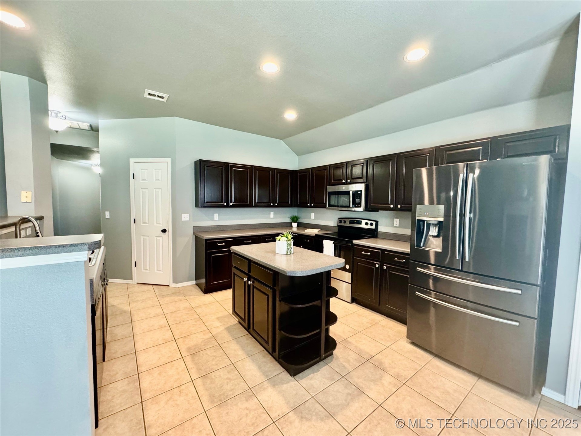 4425 S 199th East Avenue Property Photo 8