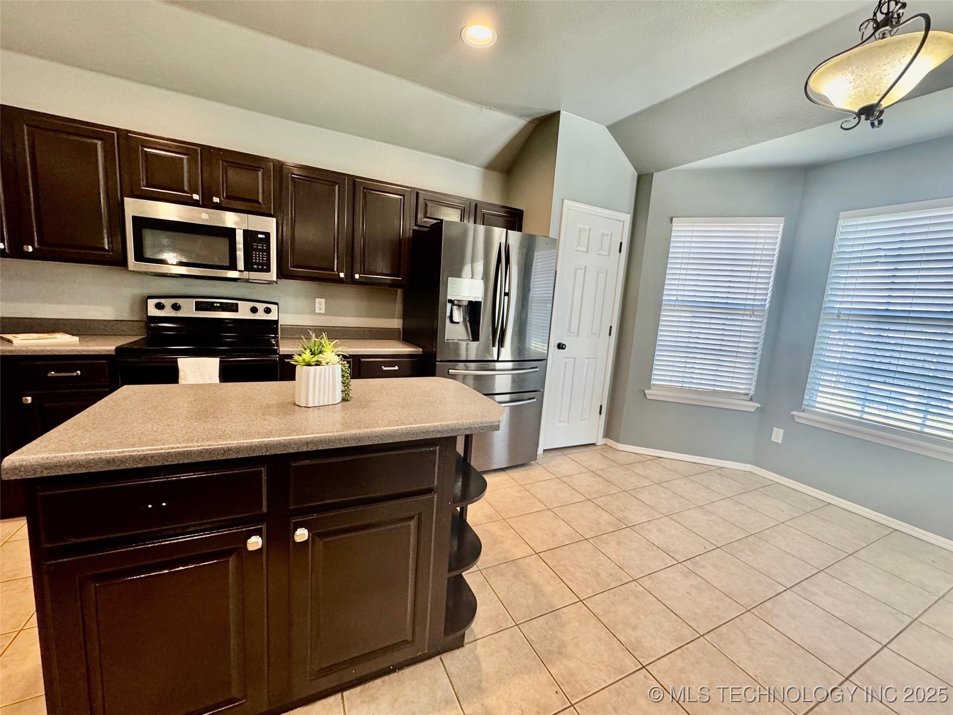 4425 S 199th East Avenue Property Photo 9