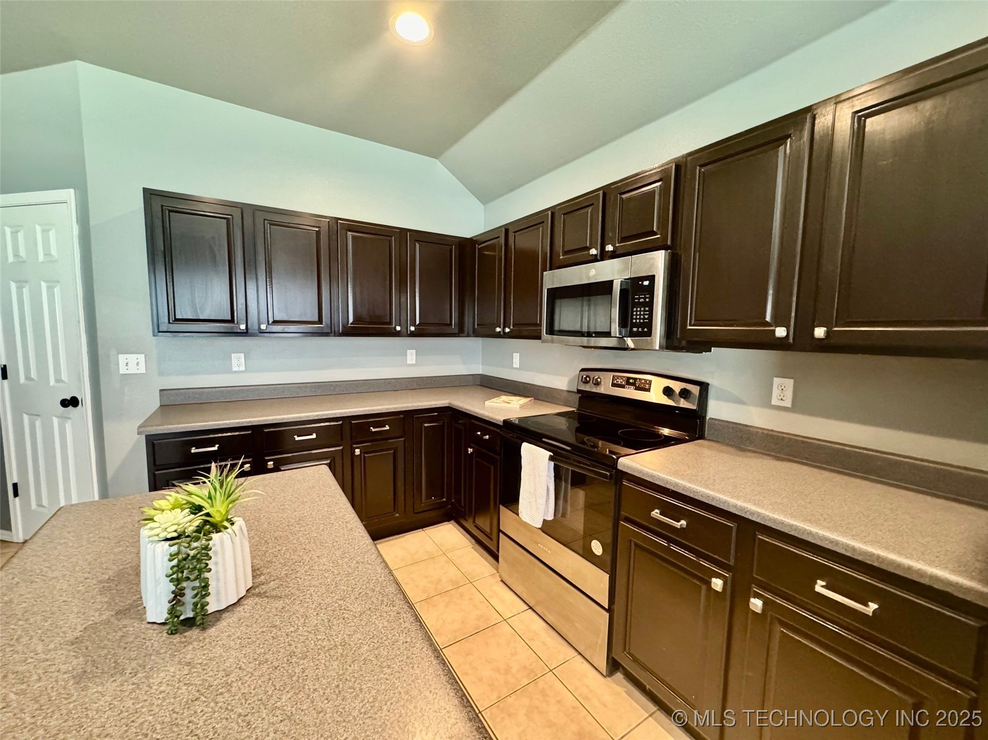 4425 S 199th East Avenue Property Photo 11