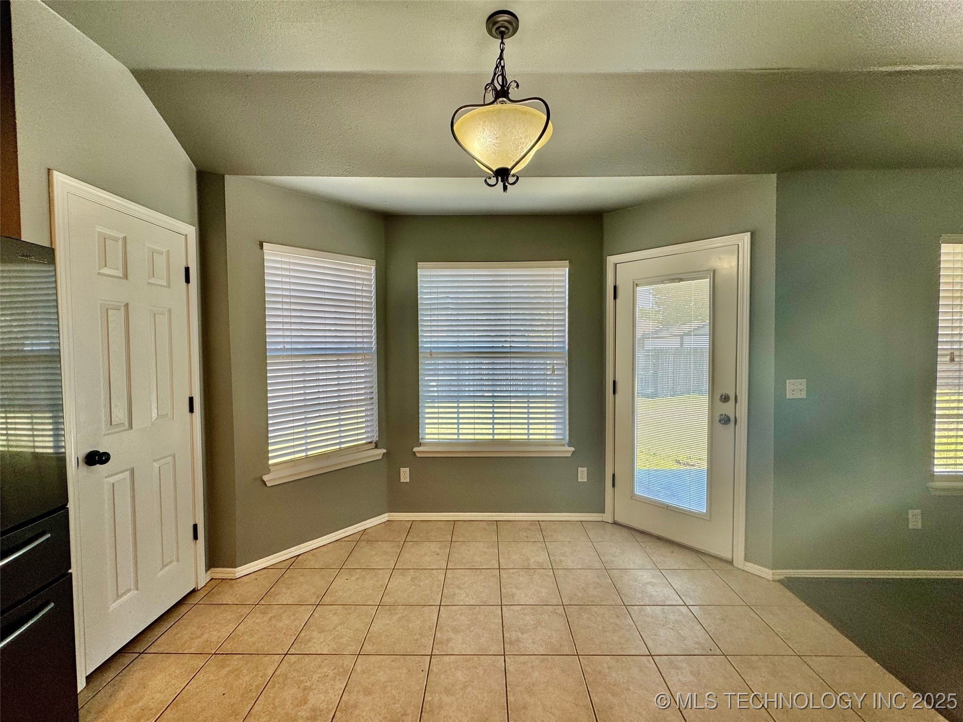 4425 S 199th East Avenue Property Photo 15