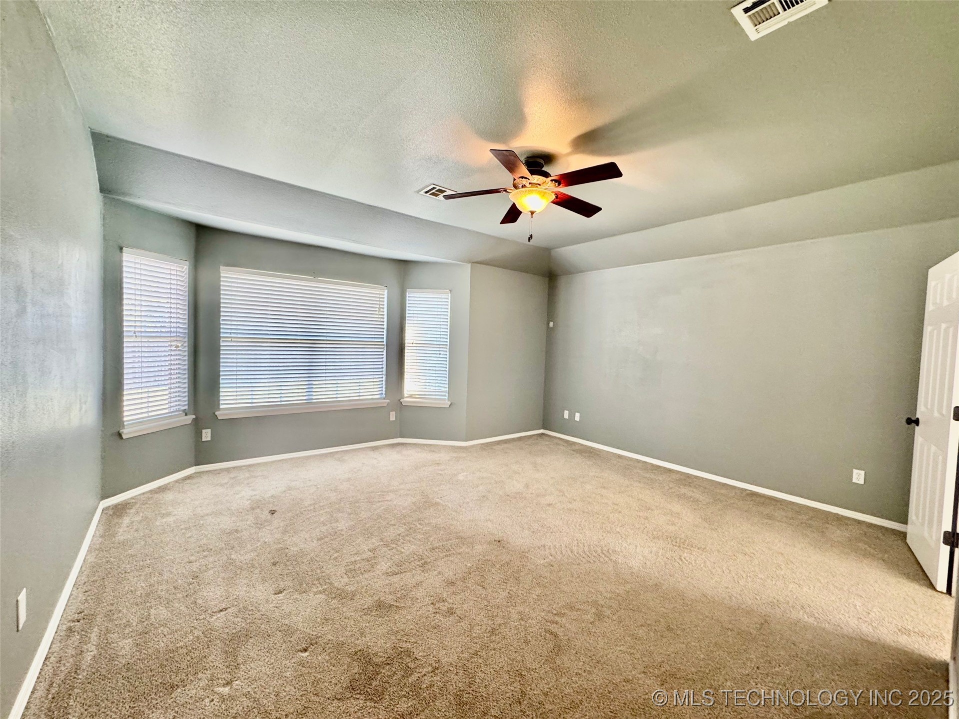 4425 S 199th East Avenue Property Photo 31