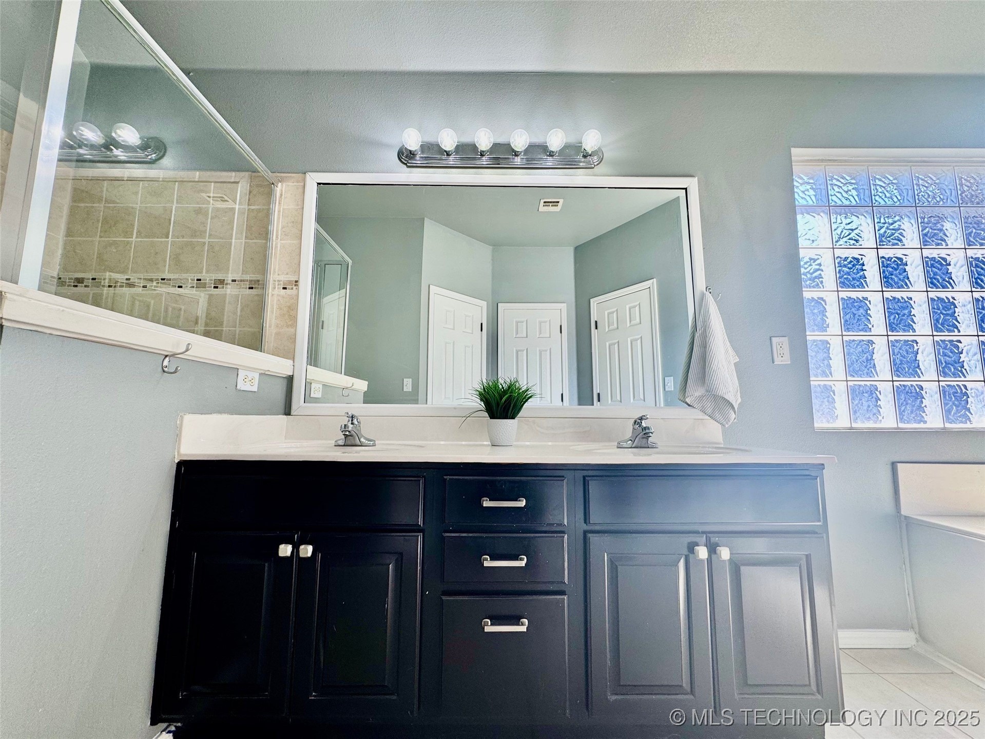 4425 S 199th East Avenue Property Photo 35