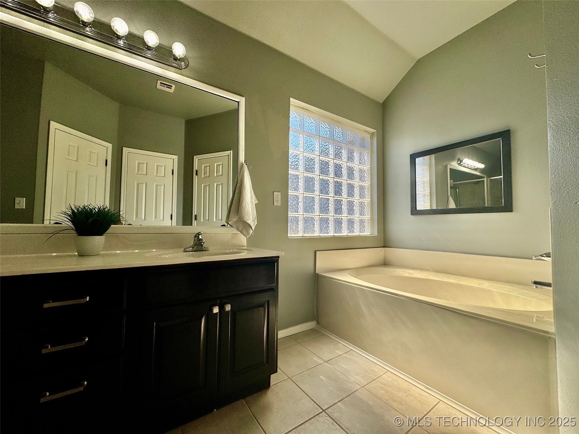 4425 S 199th East Avenue Property Photo 36