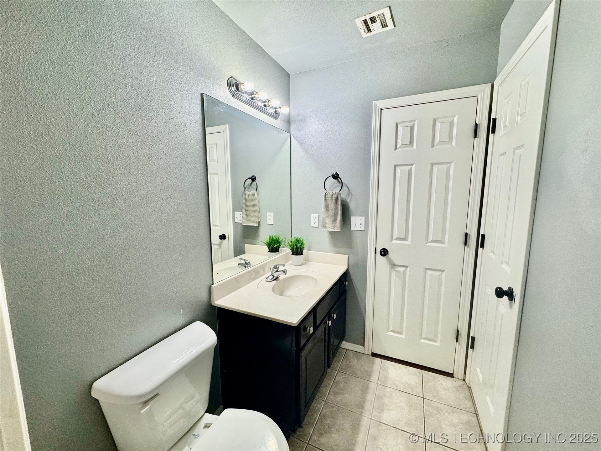 4425 S 199th East Avenue Property Photo 40