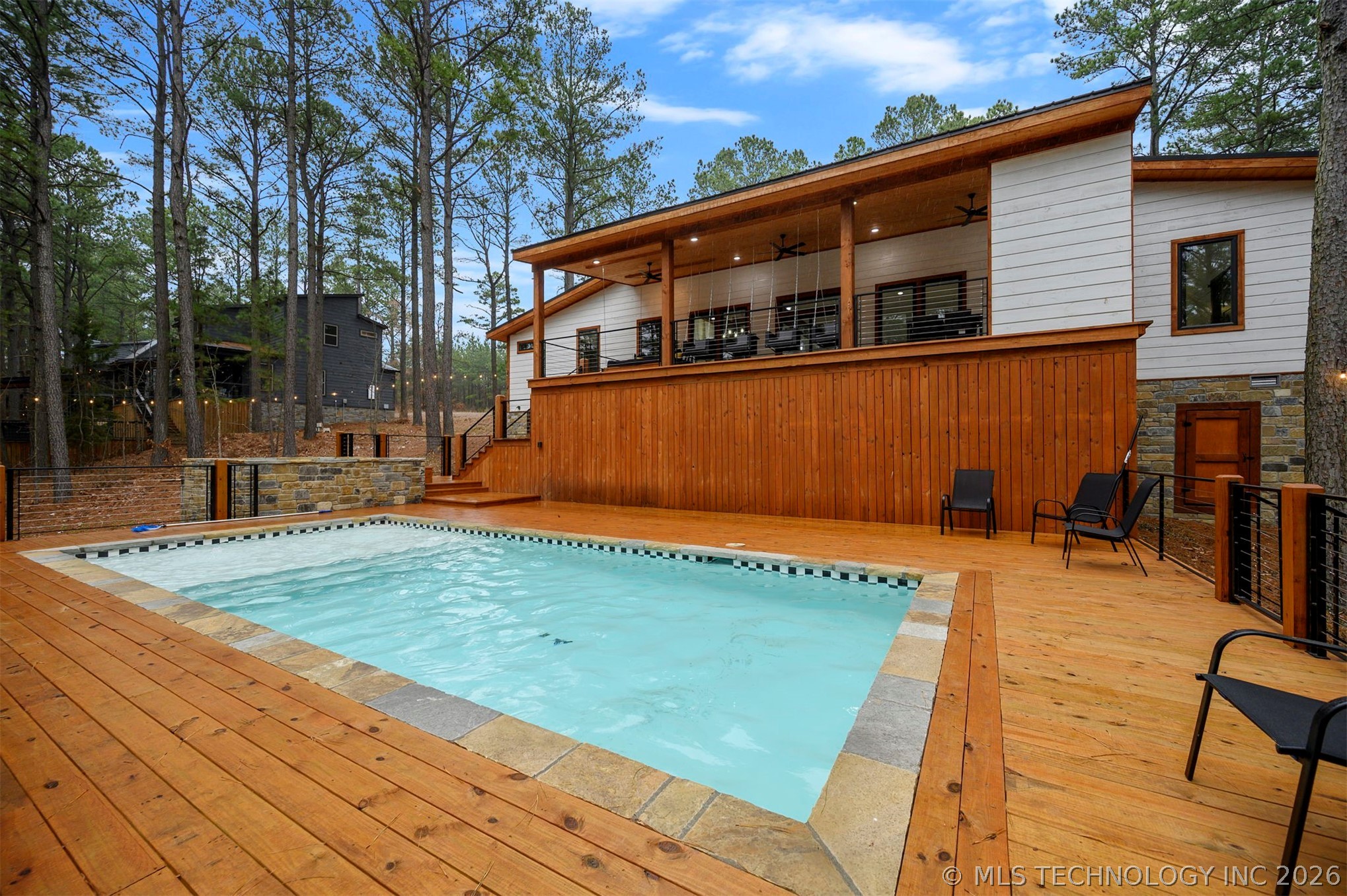 2057 Pine Hills Property Photo 6
