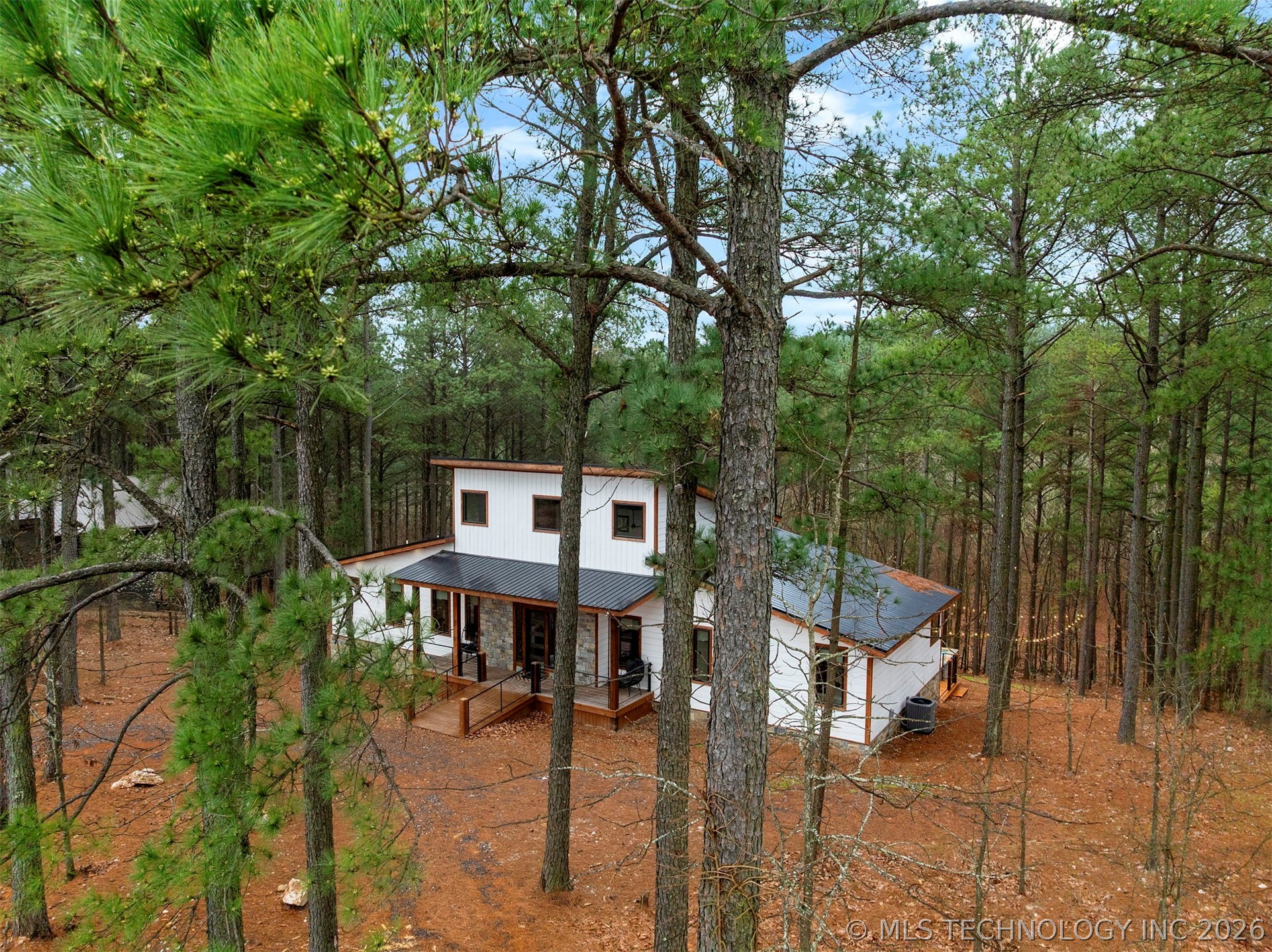 2057 Pine Hills Property Photo 9