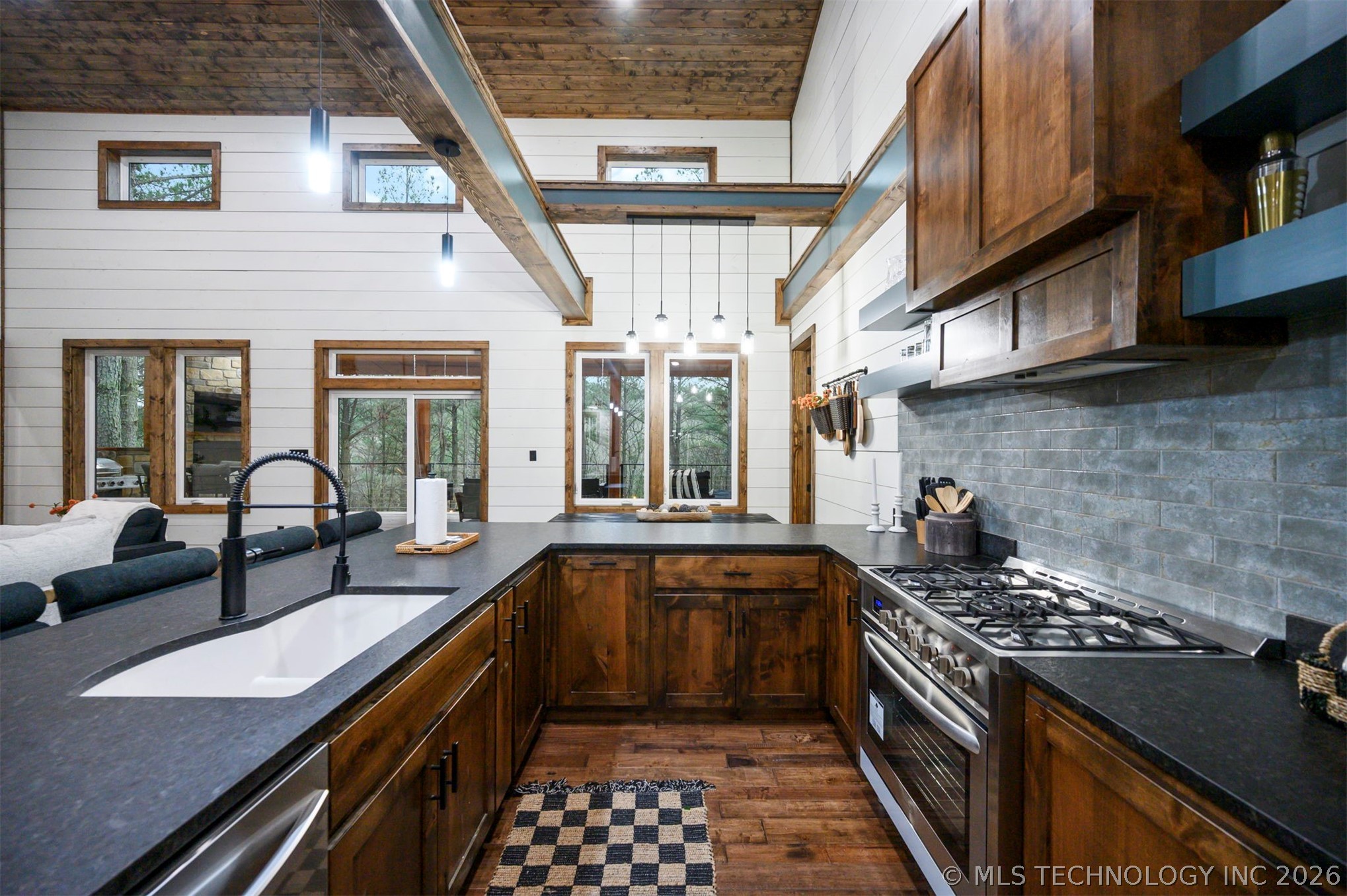2057 Pine Hills Property Photo 17