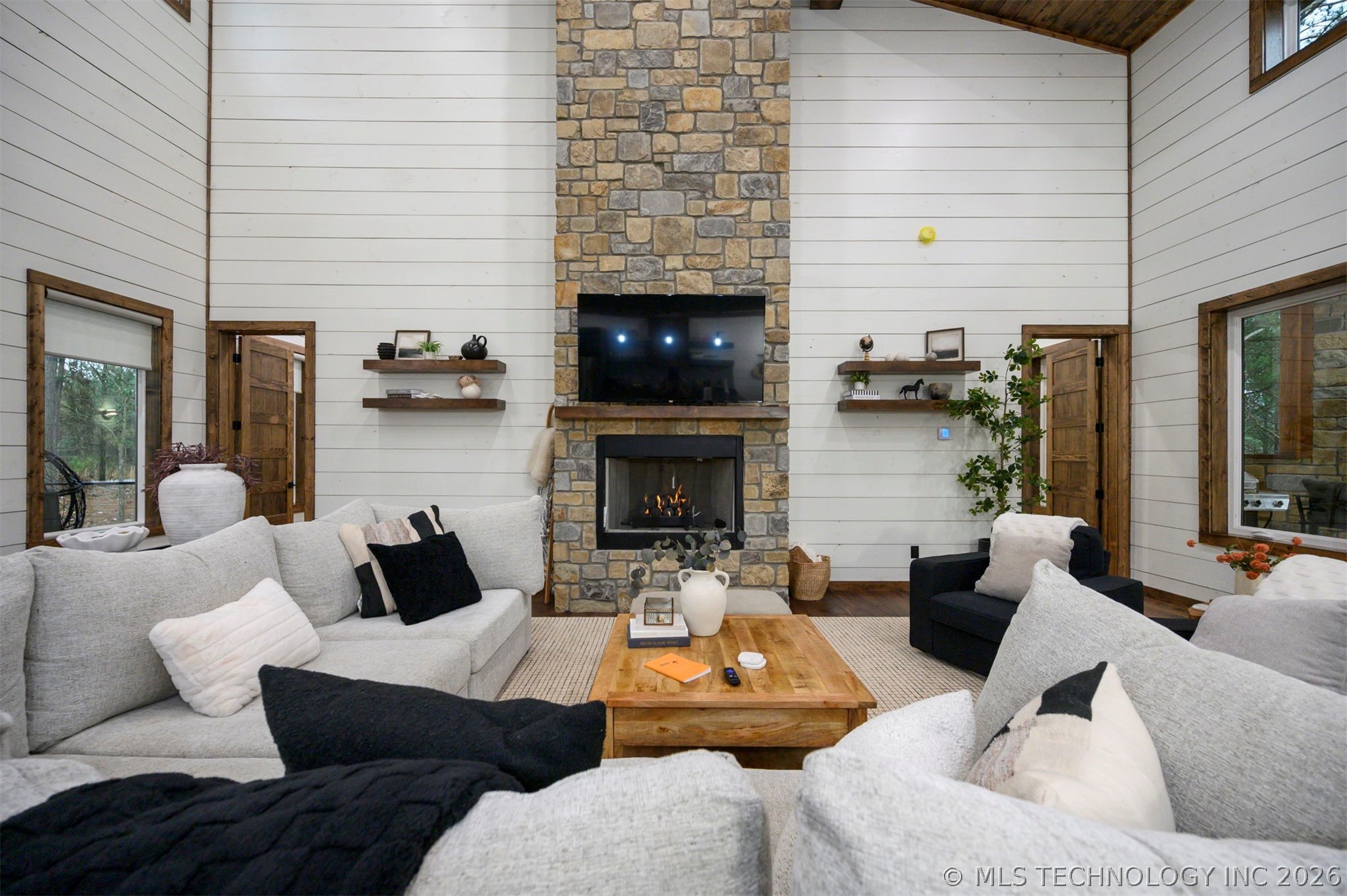 2057 Pine Hills Property Photo 22