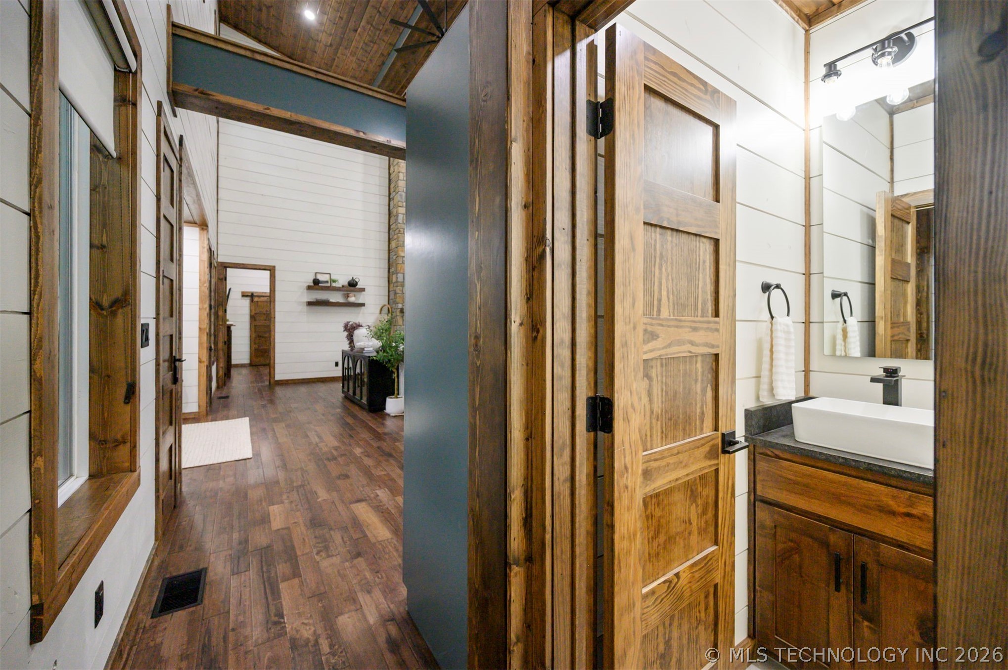 2057 Pine Hills Property Photo 25