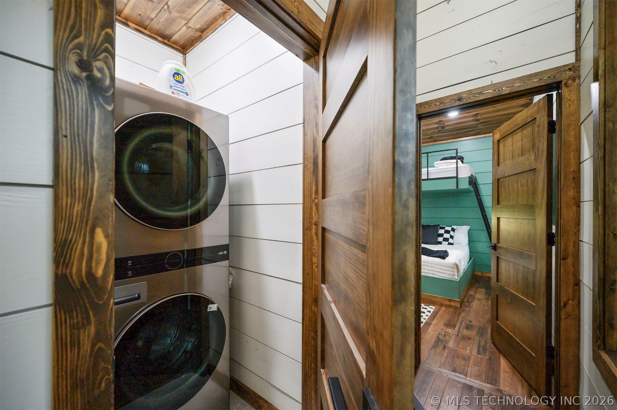 2057 Pine Hills Property Photo 26