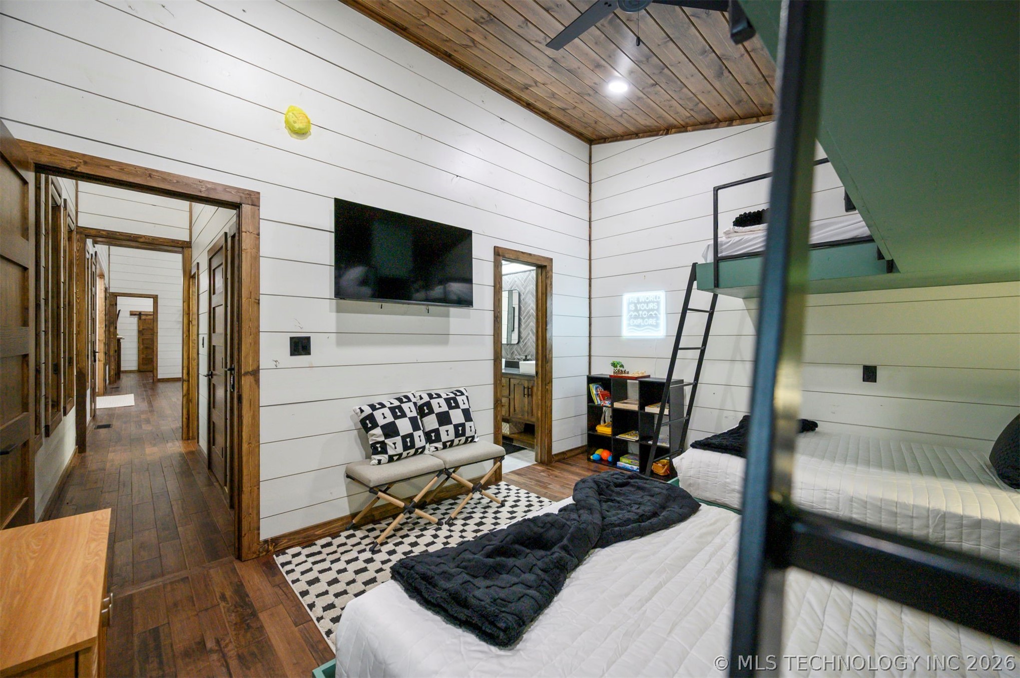 2057 Pine Hills Property Photo 28