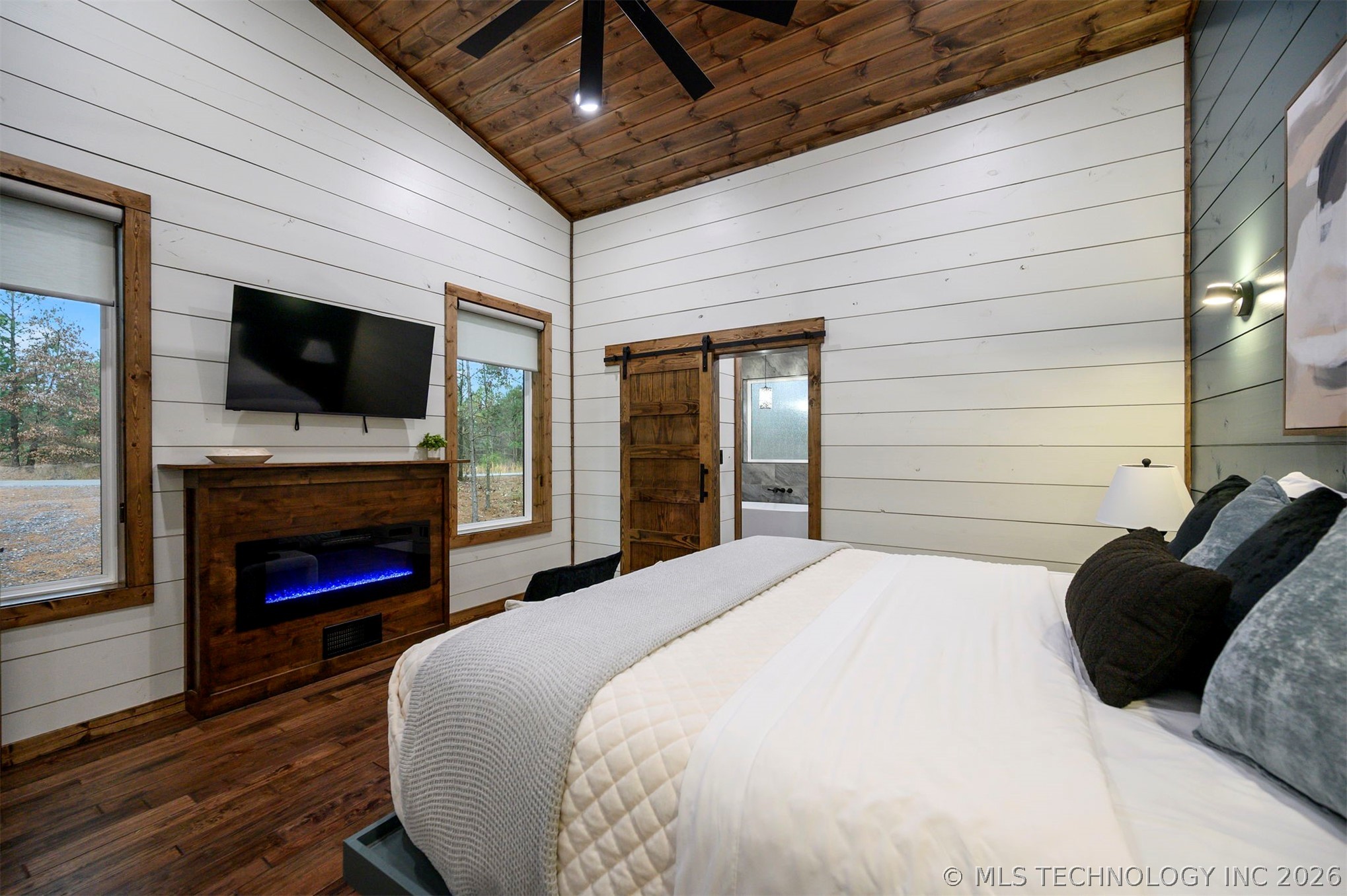 2057 Pine Hills Property Photo 32