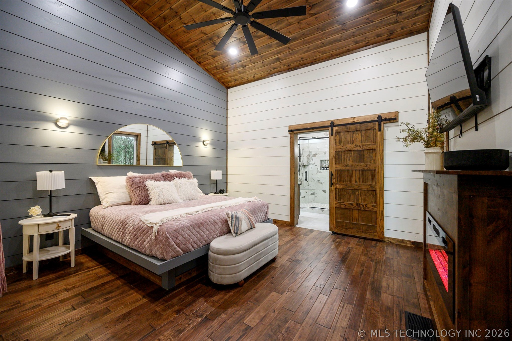 2057 Pine Hills Property Photo 36