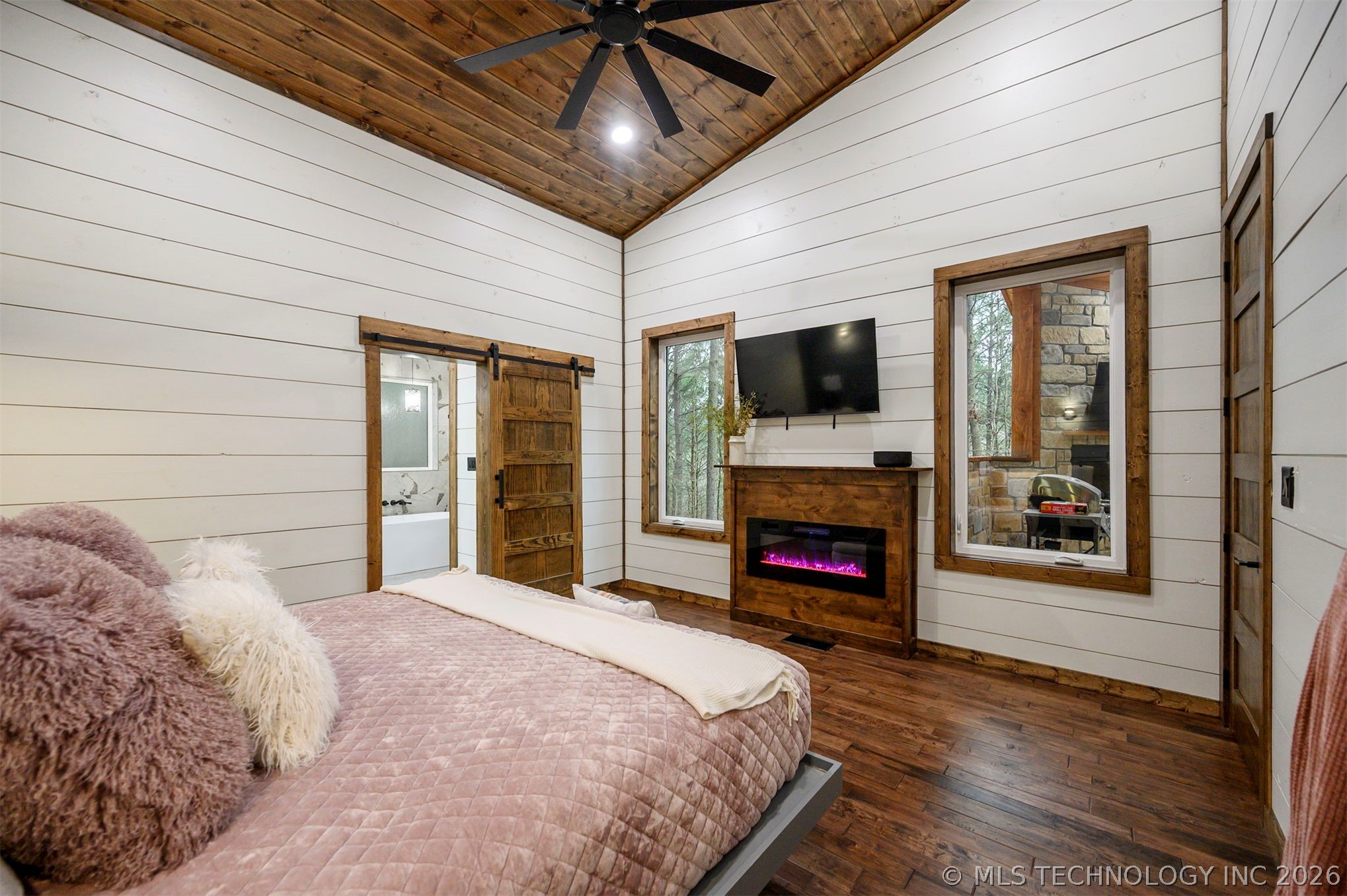 2057 Pine Hills Property Photo 37