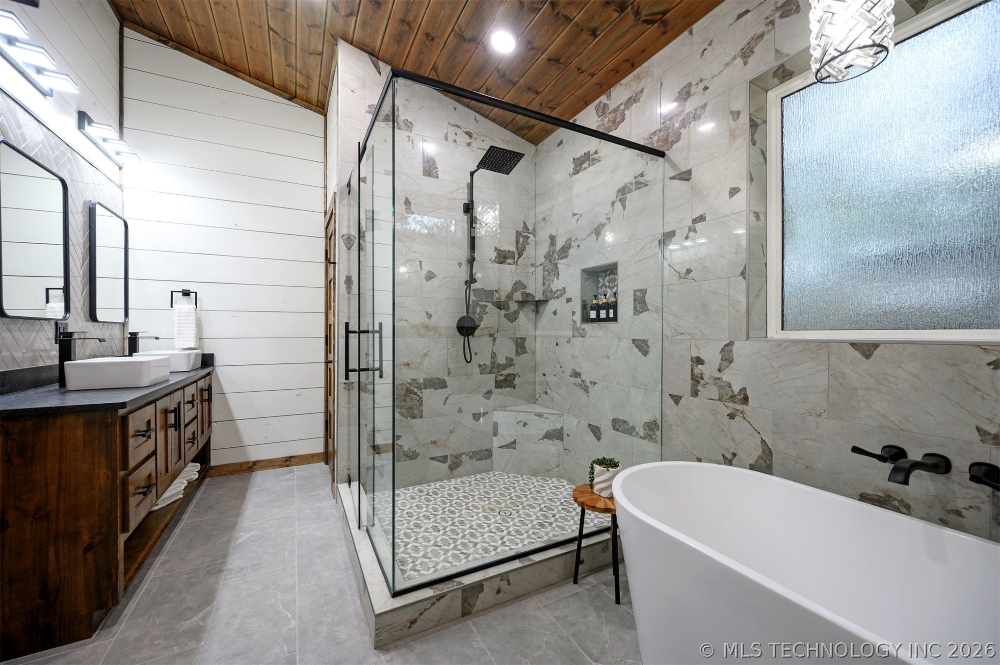 2057 Pine Hills Property Photo 39