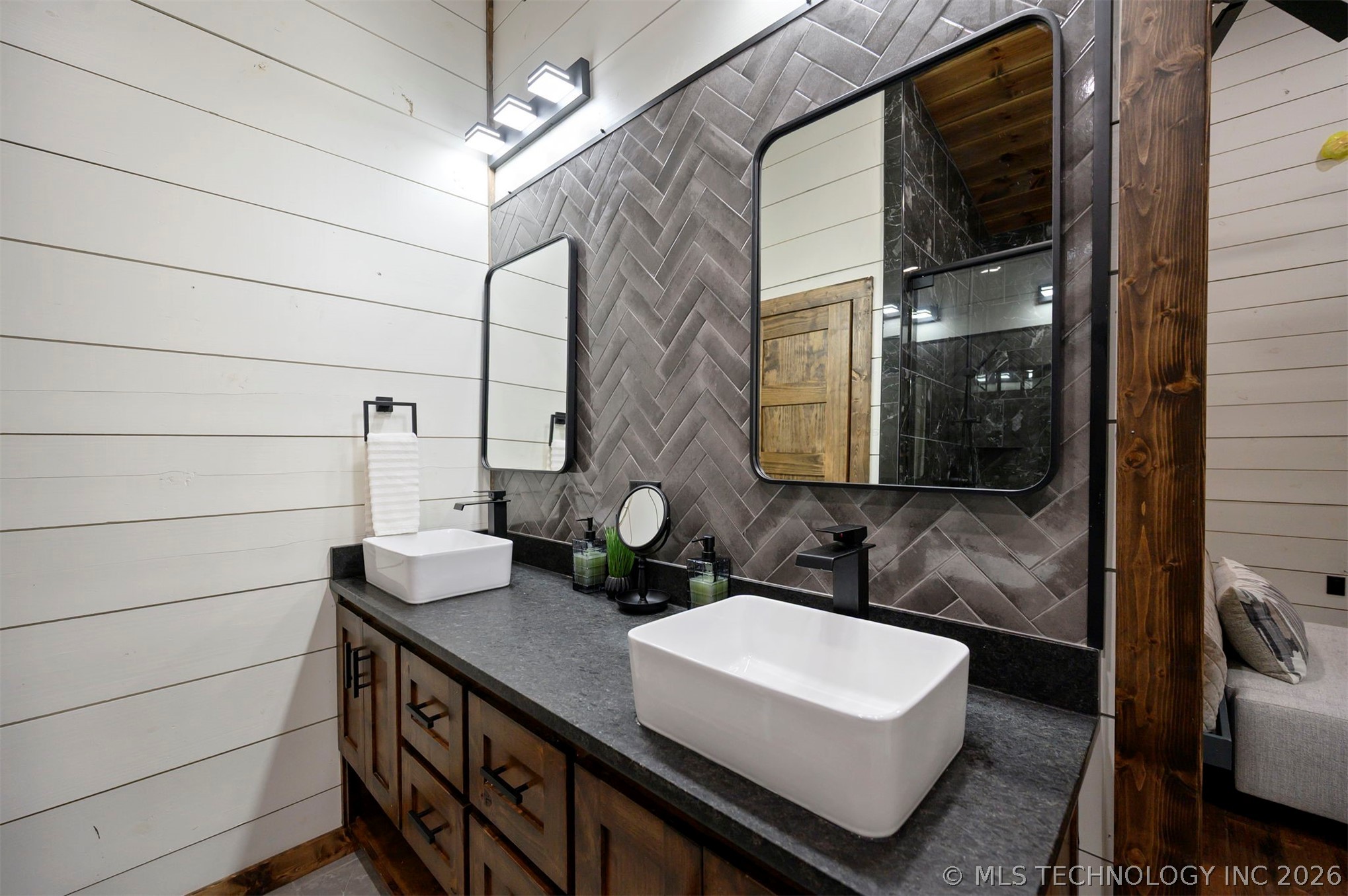 2057 Pine Hills Property Photo 45