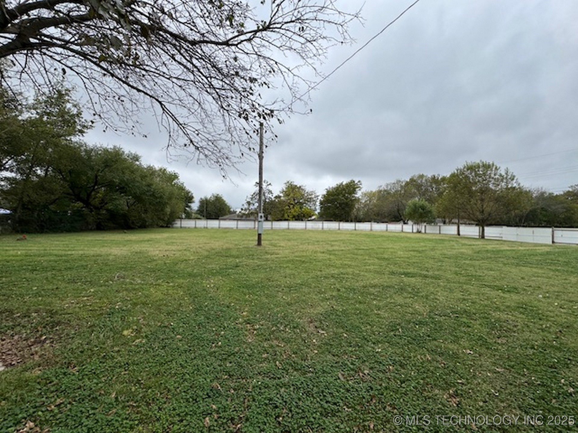 W Wyandotte Avenue Property Photo 2