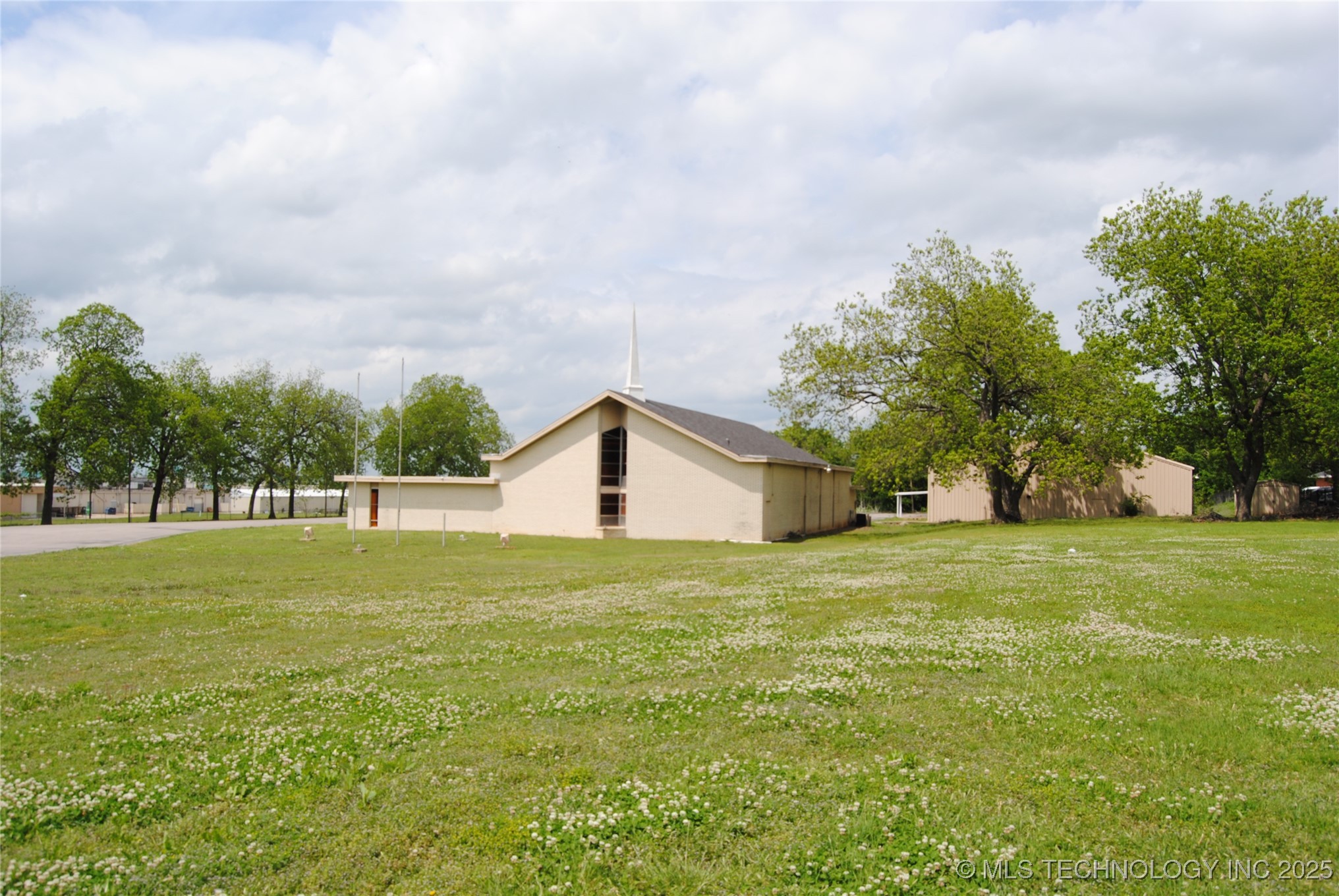 Arlington Property Photo 3